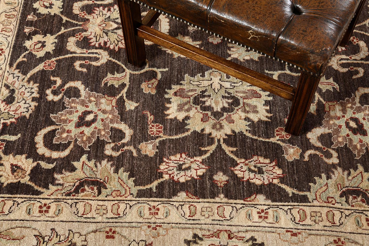 Lana Tappeto quadrato Sultanabad Revival con tintura naturale in vendita