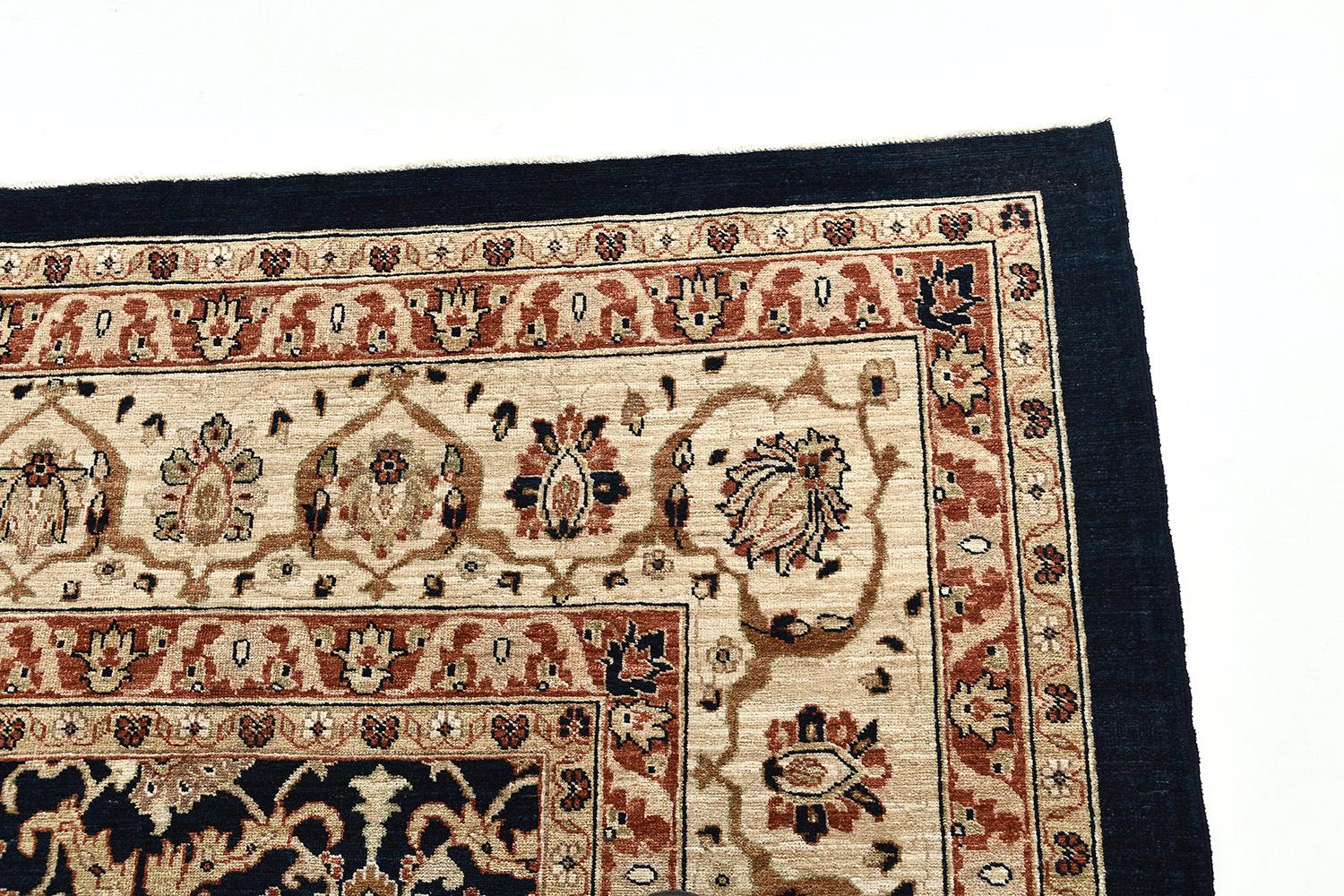 Natural Dye Sultanabad Style Rug  For Sale 3