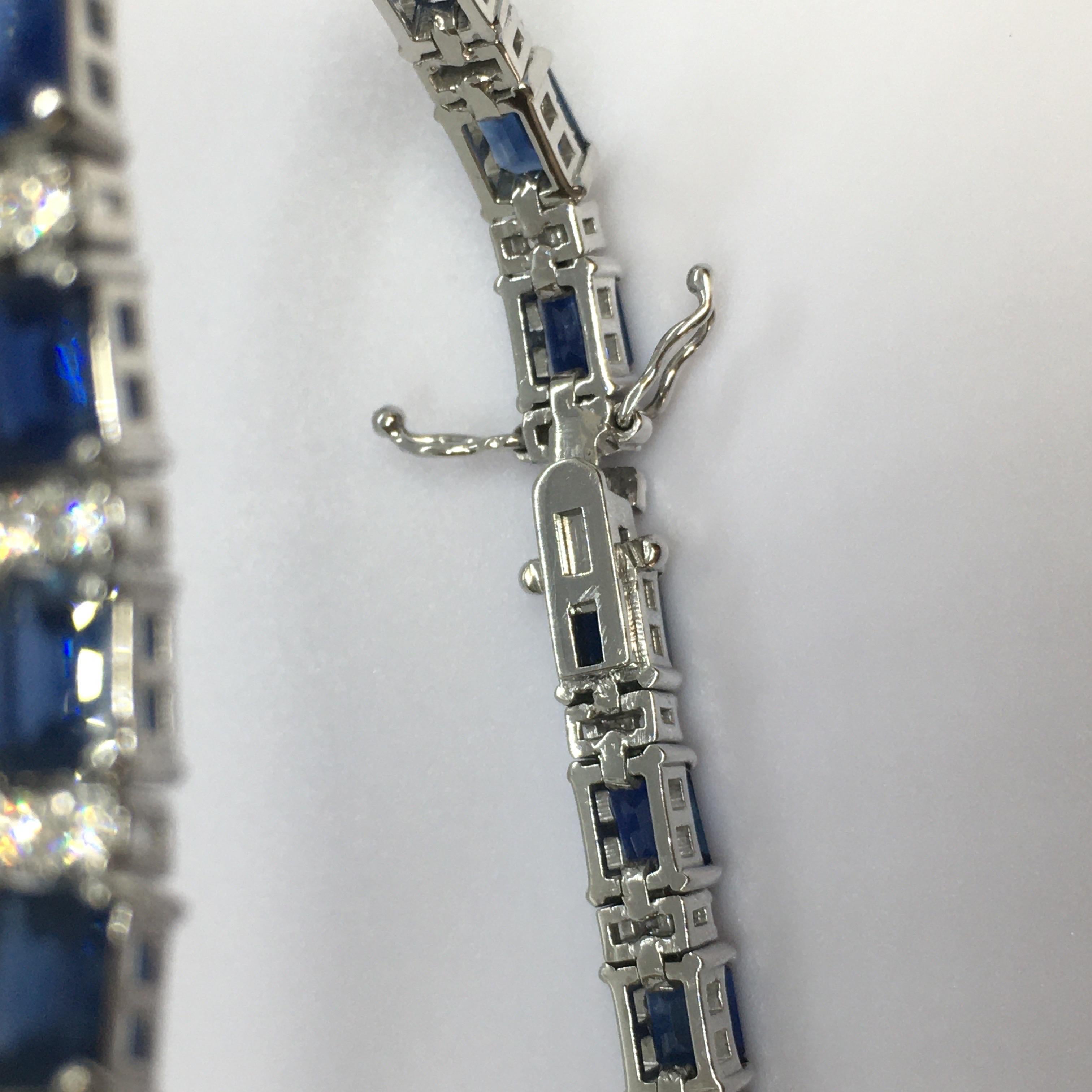 Taille émeraude Natural Earth Mind Blue Sapphire Diamond Bracelet 14K White Gold New en vente