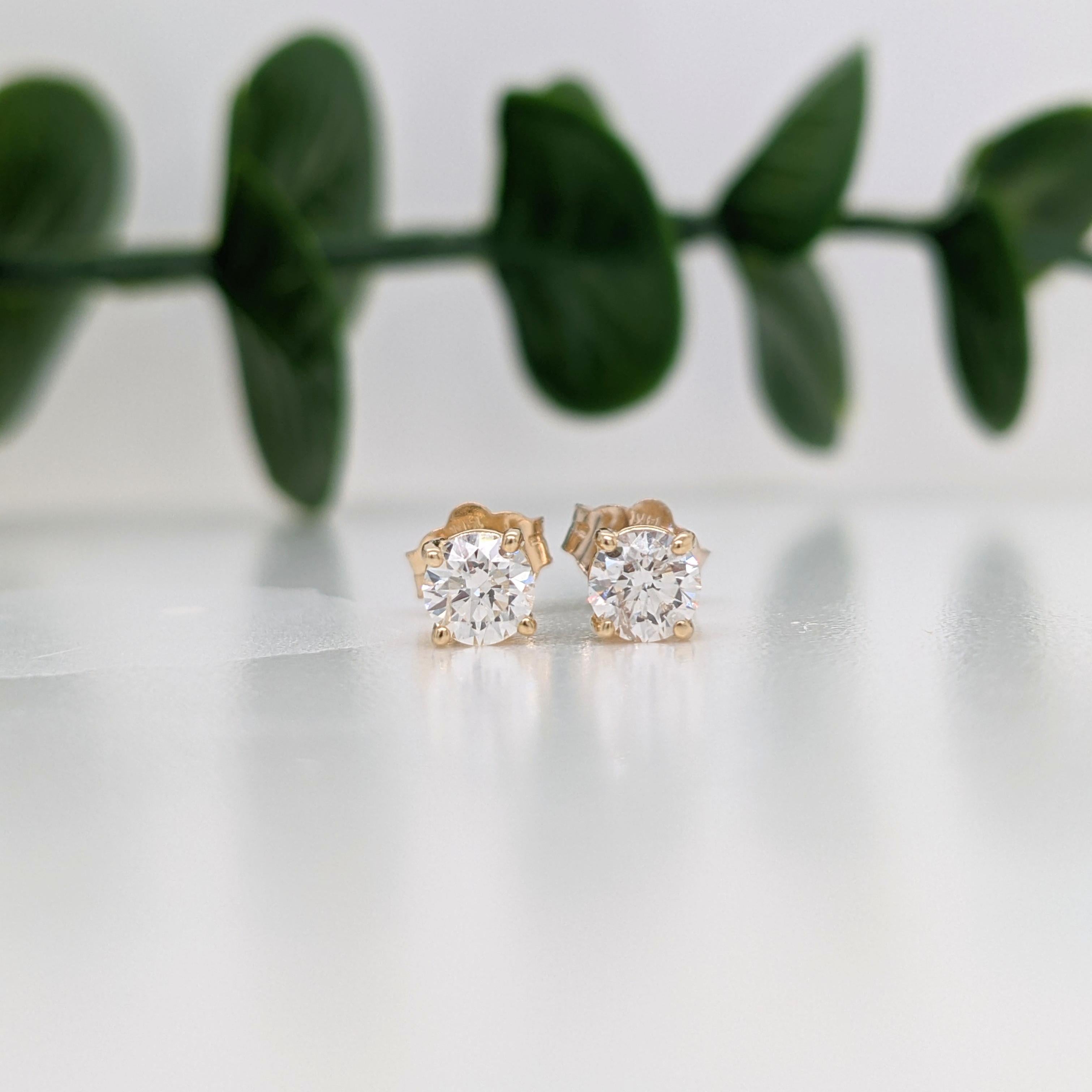 Diese diamantenen Ohrstecker sind ebenso schlicht wie atemberaubend! Diese Schönheiten können den ganzen Tag oder nur für besondere Momente getragen werden 🥰 Diese Diamant-Ohrstecker sind auch ein wunderschönes Geschenk für Ihre Liebsten im
