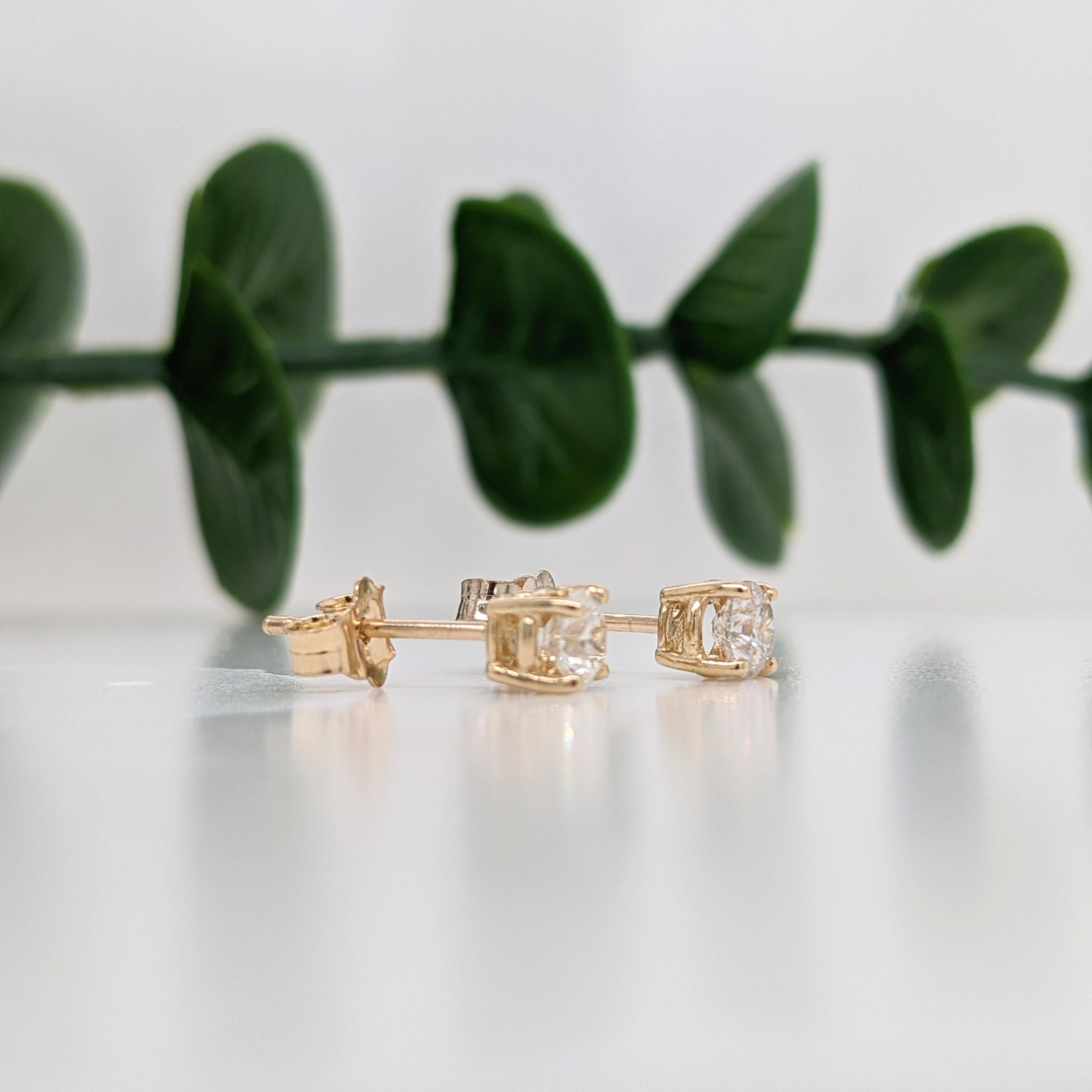 Solitär-Ohrstecker aus massivem 14K Gold, natürlicher, erdfarbener, gemaserter, weißer Diamant, rund, 4 mm (Rundschliff) im Angebot