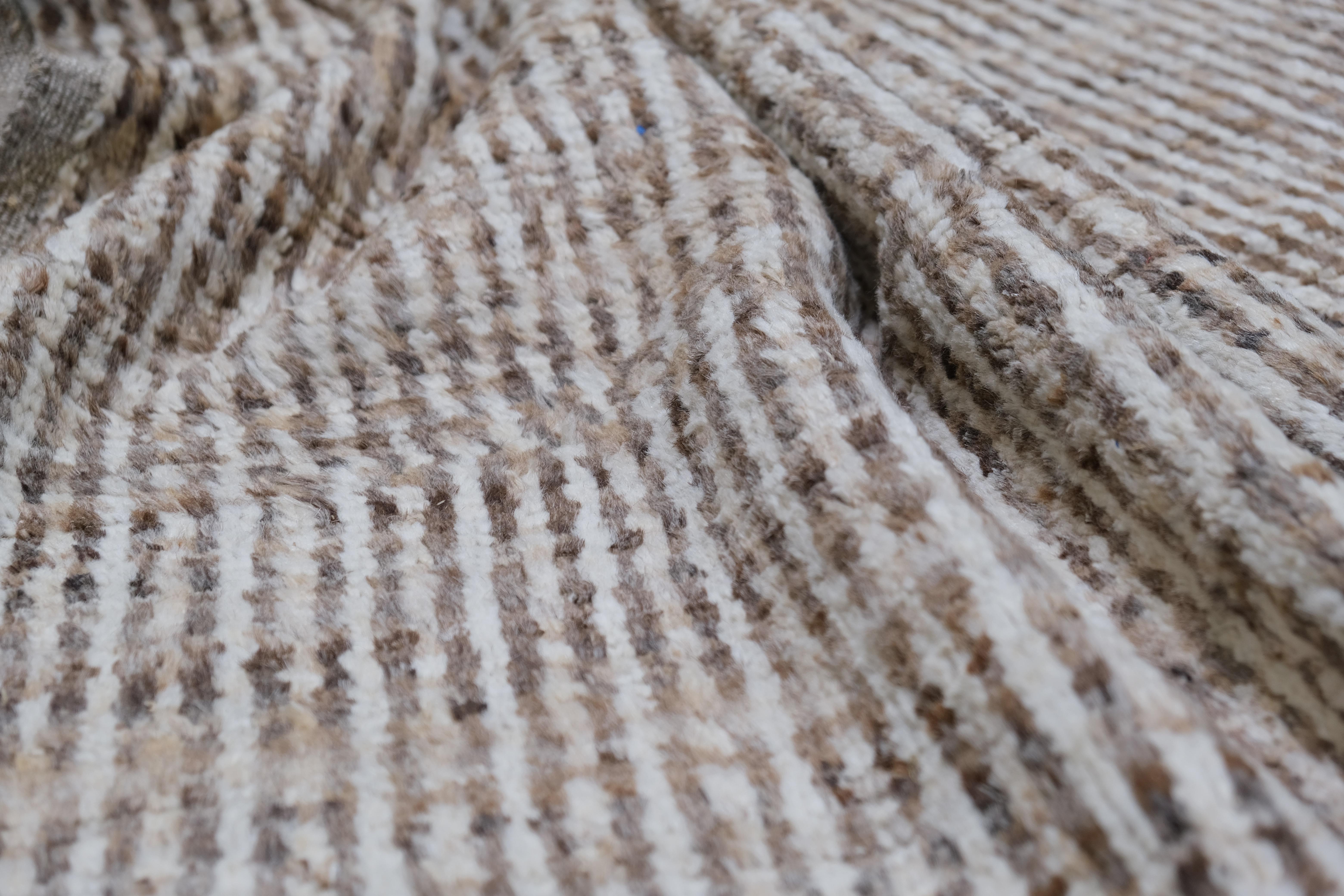 Organic Modern Natural Earthy Tones Wool Rug 8'2''x10'2'' For Sale