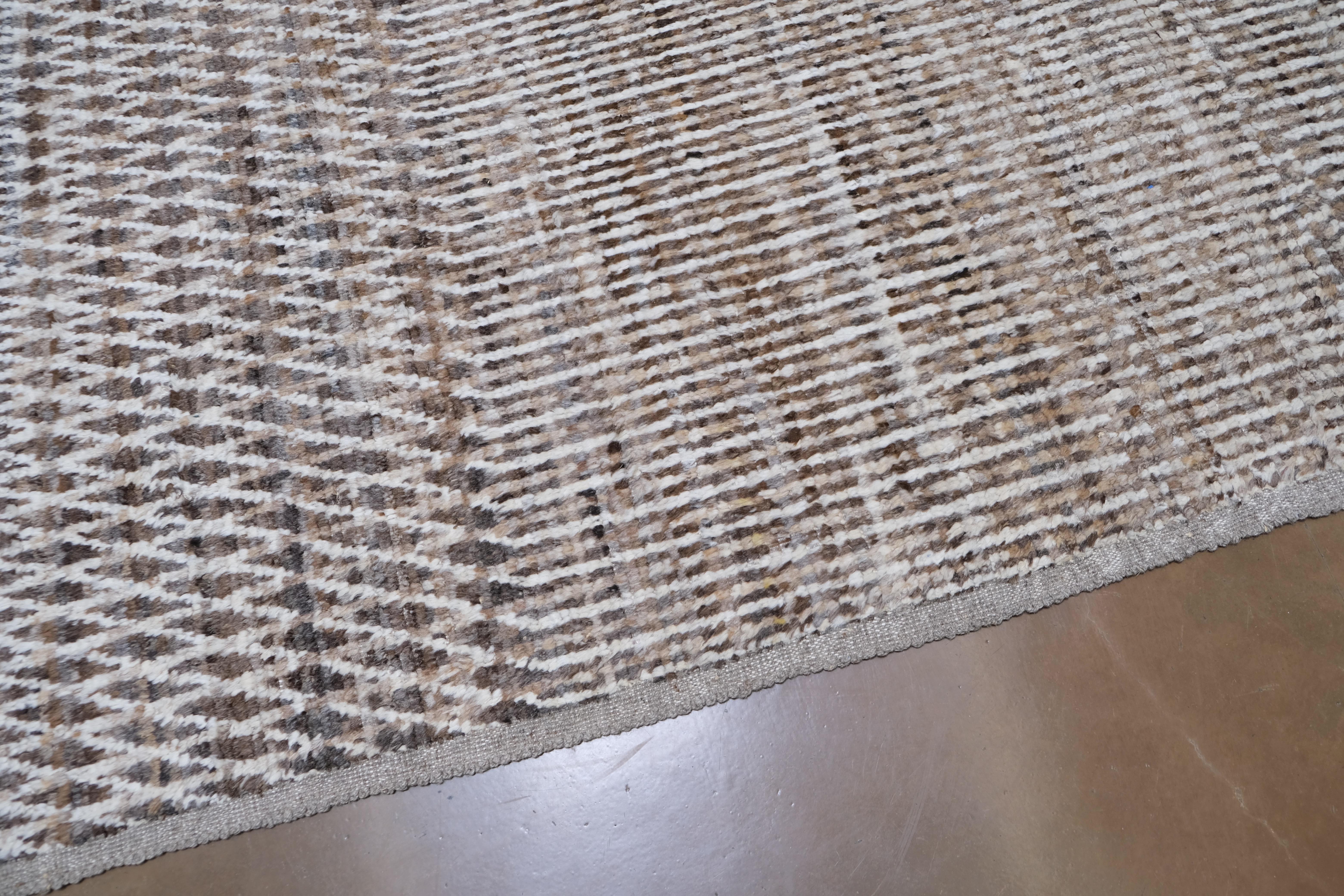 Hand-Knotted Natural Earthy Tones Wool Rug 8'2''x10'2'' For Sale