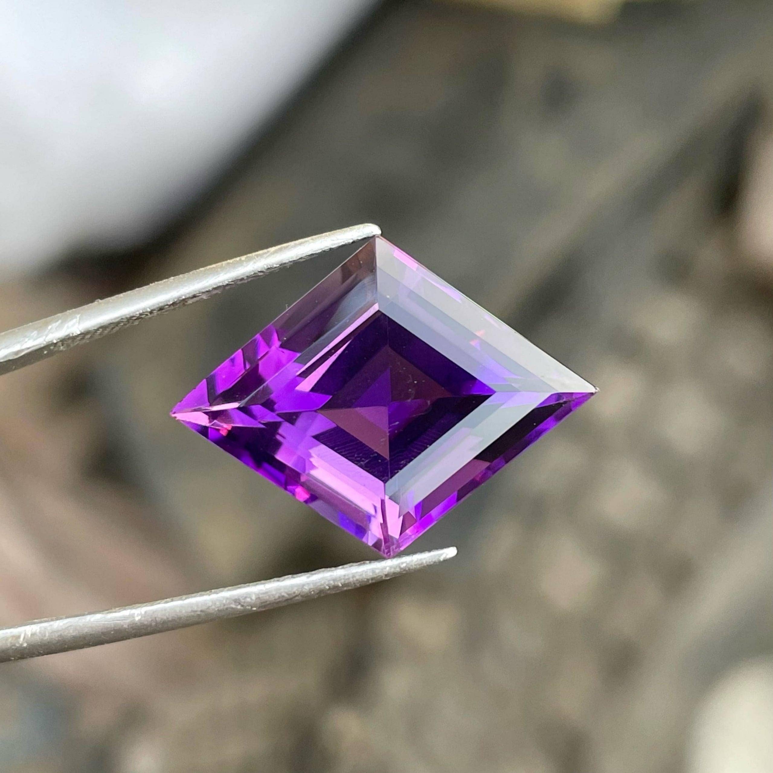 Amethystring mit natürlichem elektrischem lila Amethyst 10,45 Karat, Amethyst, brasilianischer Amethyst (Moderne)