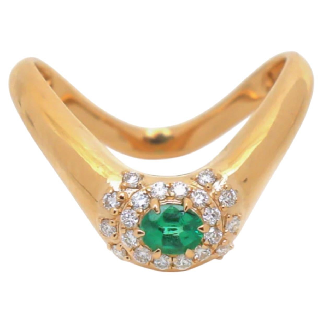 Anello con smeraldo da 0,19 ct e diamanti da 0,15 ct in oro giallo 14K in vendita