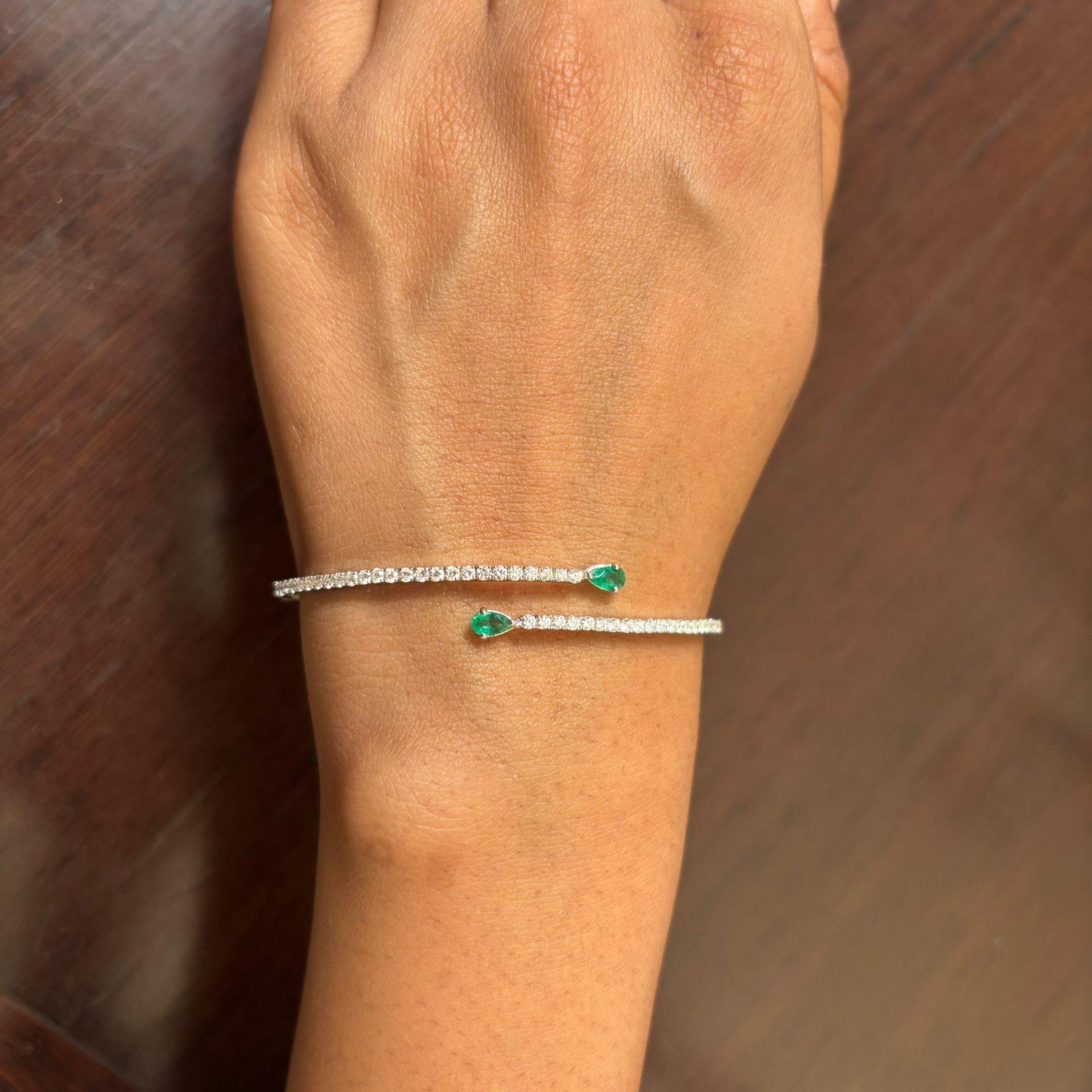 Pulsera de esmeralda natural de 0,45cts y diamante de 1,08cts en oro de 18k en venta 1