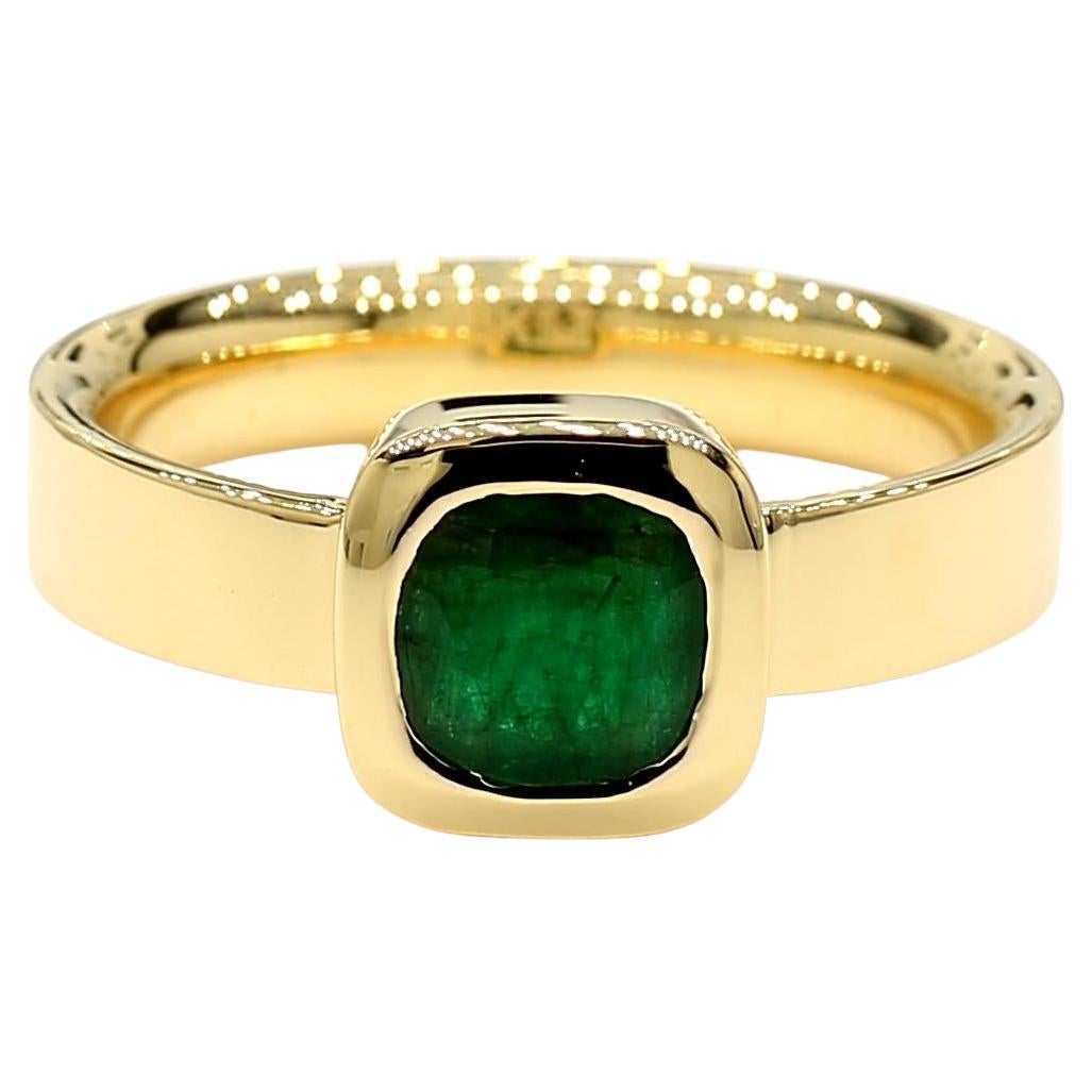 Bague cocktail en or jaune avec émeraude naturelle 0,84 carat TW