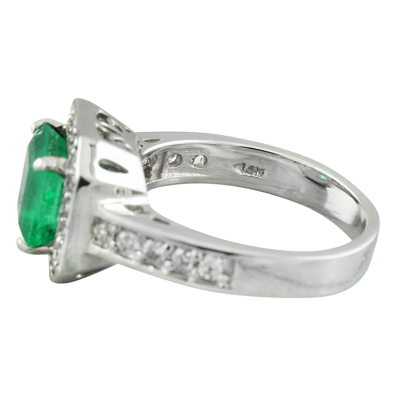 Natural Emerald Diamond Ring In 14 Karat White Gold In New Condition For Sale In Manhattan Beach, CA