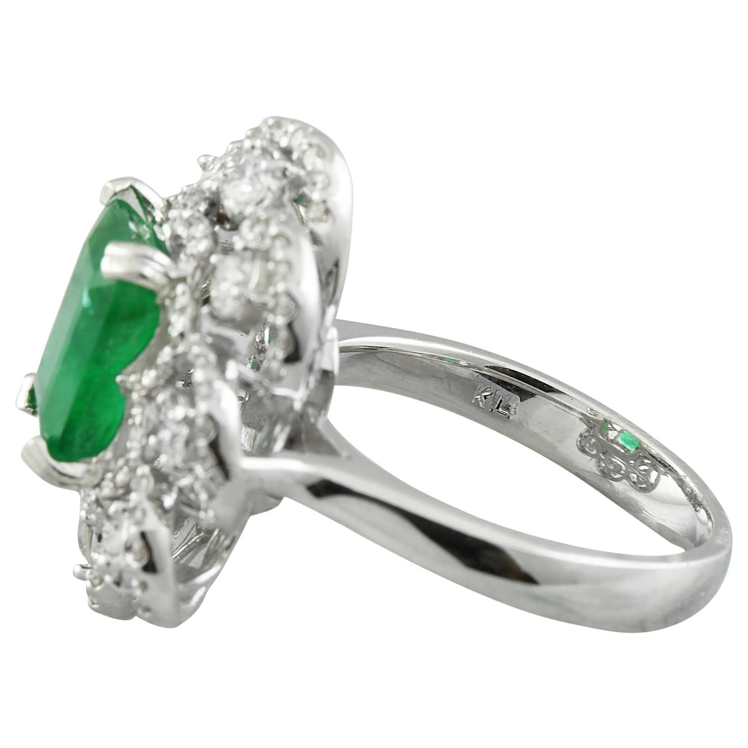 Natural Emerald Diamond Ring In 14 Karat White Gold In New Condition For Sale In Manhattan Beach, CA