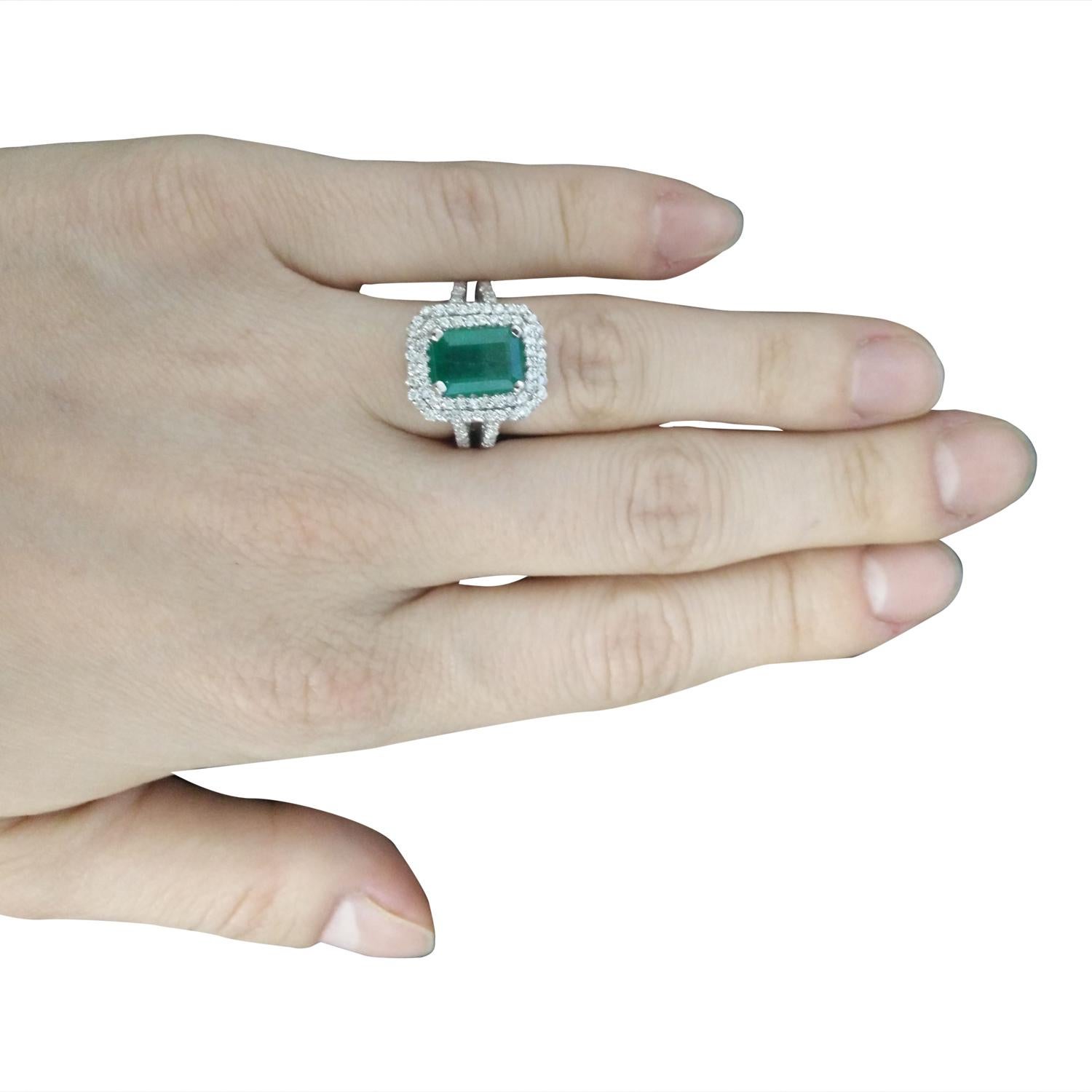 Women's Natural Emerald 14 Karat White Gold Diamond Ring For Sale