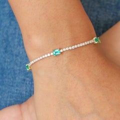 Natural Emerald 2.10cts & Diamond 1.70cts Bracelet in 14K Gold
