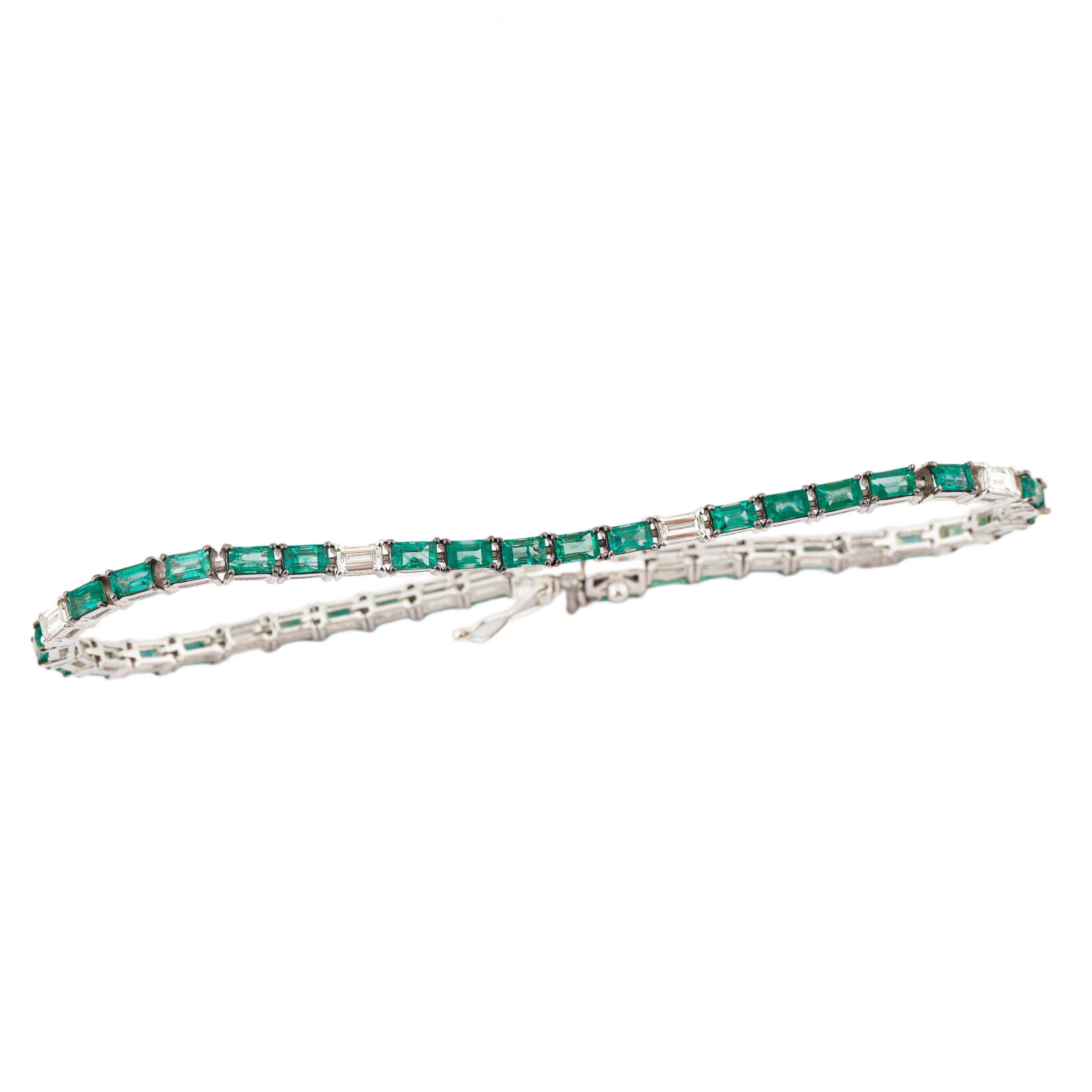 GW=7.94gm
NW=7.12gm
émeraude=3,47cts
diamant=0,63cts

Suivez-nous sur Instagram (divinejewellerylounge)

CODE = BH