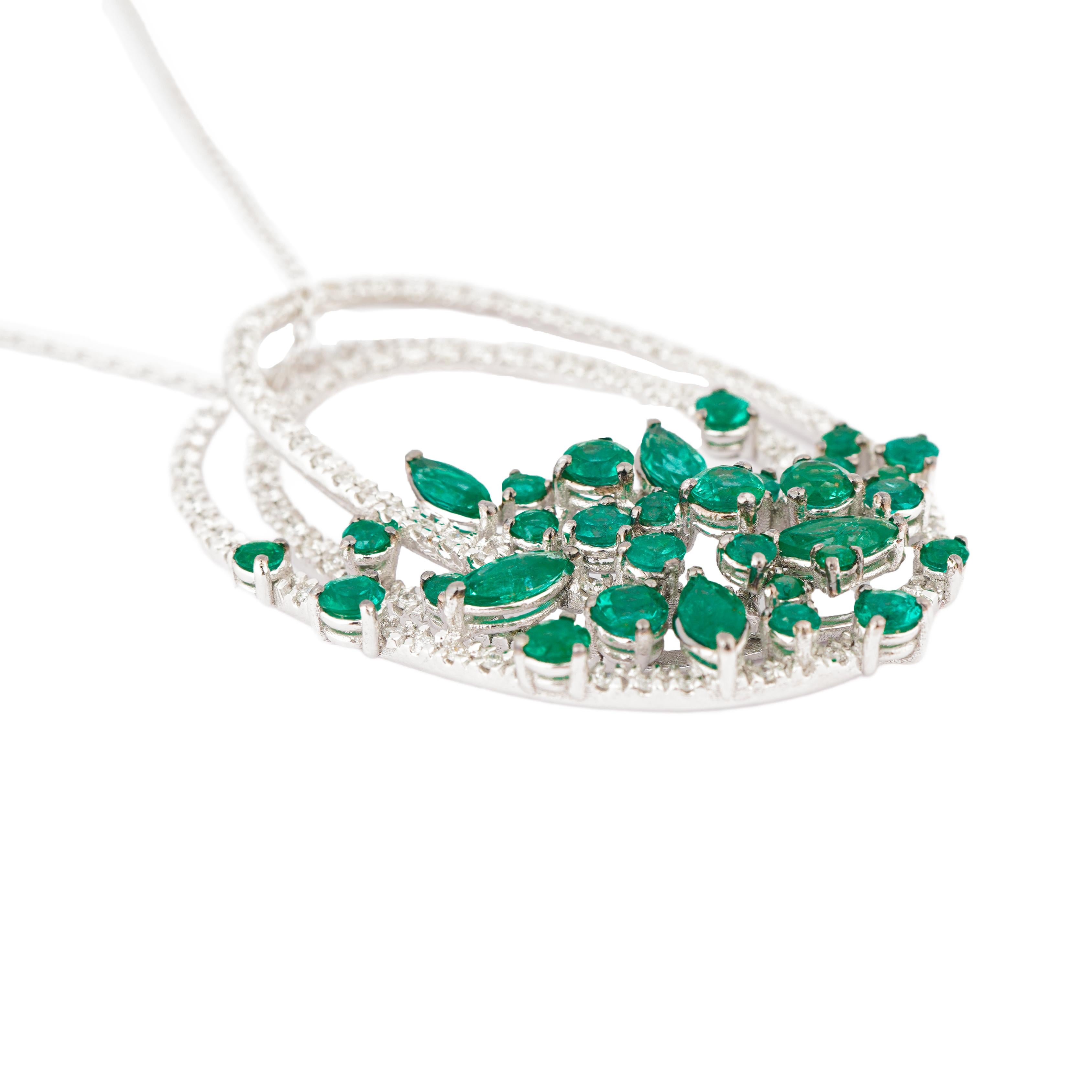 GW=13,60gm
NW=12,73 gm
esmeralda=3,53cts
diamante=0,84cts

SIGUENOS EN INSTA (divinejewellerylounge)

CÓDIGO = bh