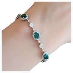 Natural Emerald 5.45 ct and Diamond Link Bracelet in 18k White Gold