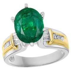 Bague « halo » en émeraude et diamants, en or 14 carats, créateur inconnu, Inde