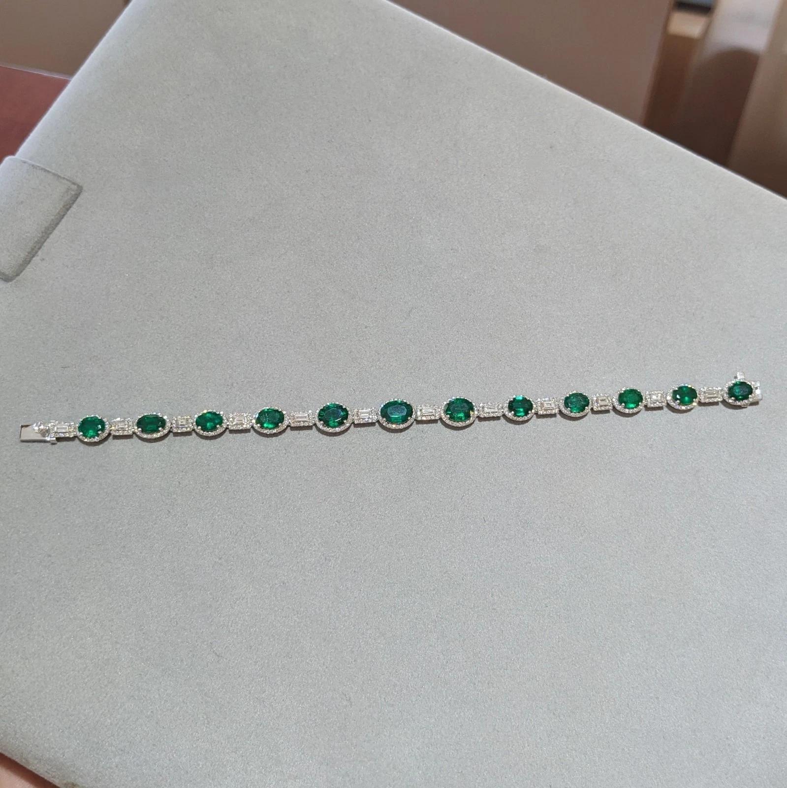 De las mujeres Esmeralda Natural de 8,13 ct y Pulsera Link de Diamantes en Oro Blanco de 18k en venta