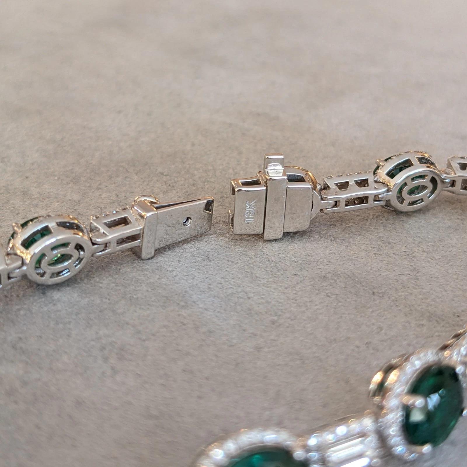 Esmeralda Natural de 8,13 ct y Pulsera Link de Diamantes en Oro Blanco de 18k en venta 3