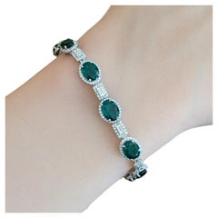 Bracelet à maillons en or blanc 18 carats, émeraude naturelle de 8,13 carats et diamants