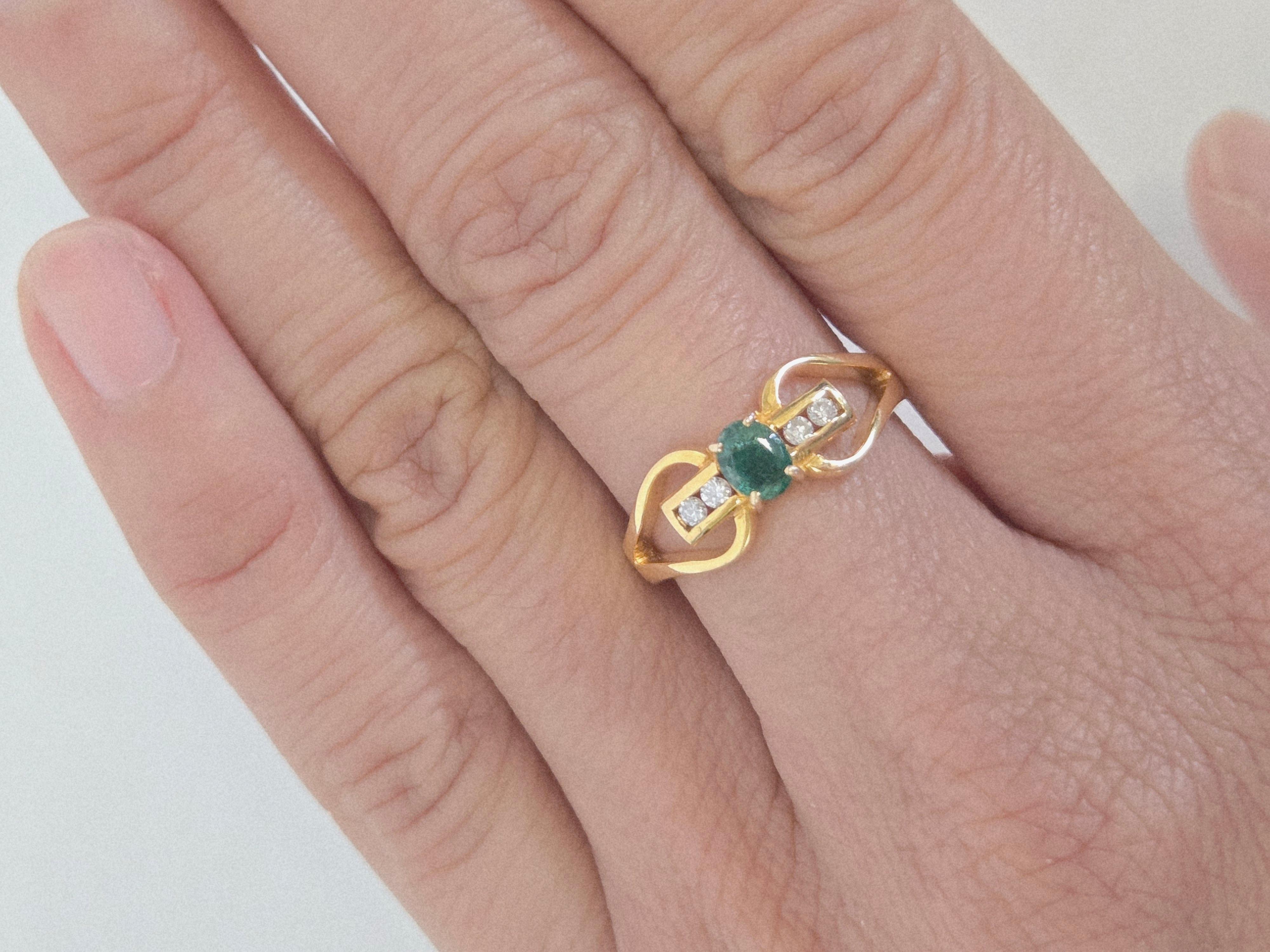 Bague en or 18K faite à la main, émeraude naturelle et diamant en vente 2