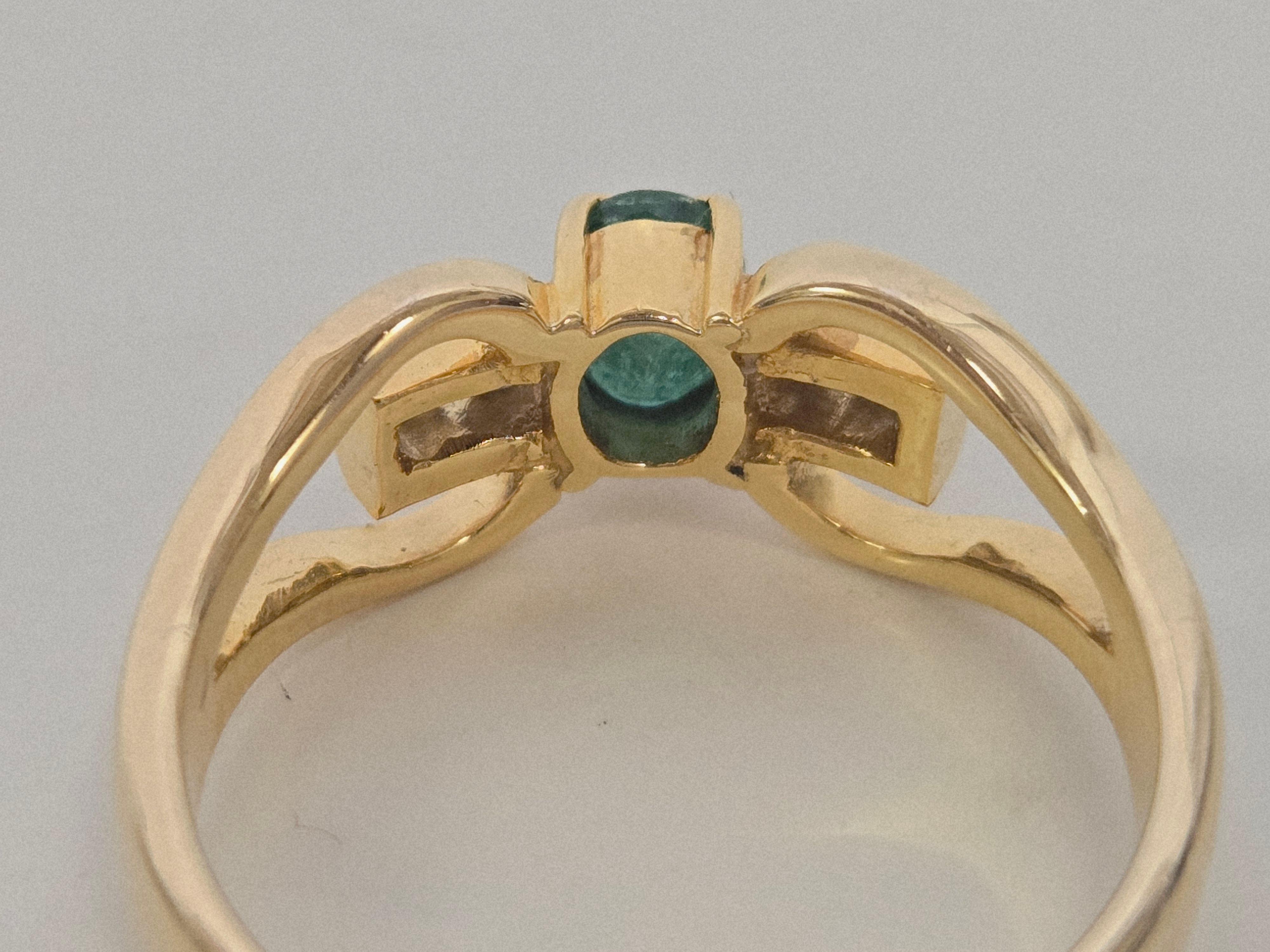 Bague en or 18K faite à la main, émeraude naturelle et diamant en vente 3