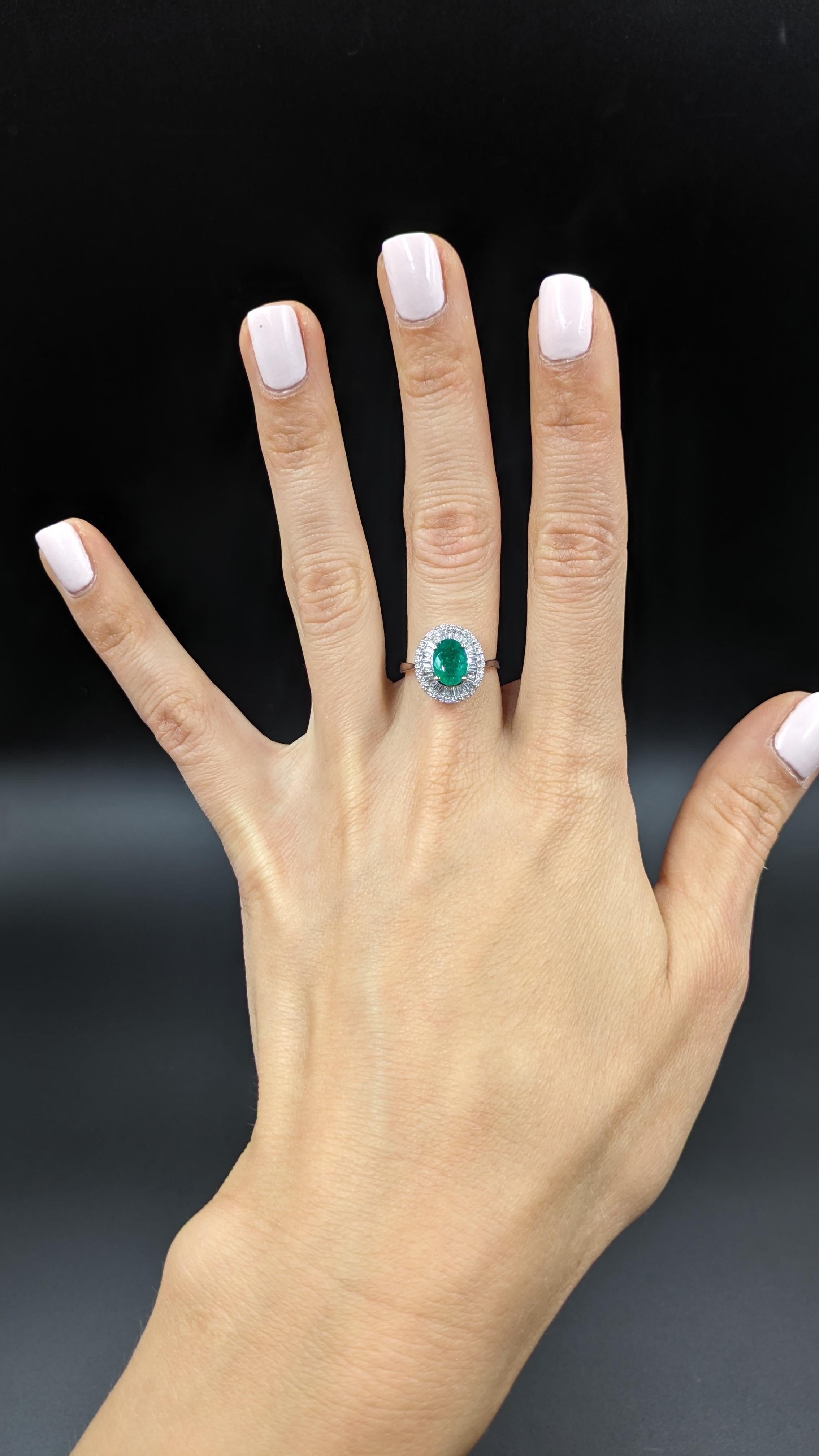 Natural Emerald and Diamond 18K Gold Ring For Sale 5