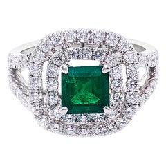 Bague de fiançailles double halo en or blanc 18 carats, émeraude naturelle et diamant