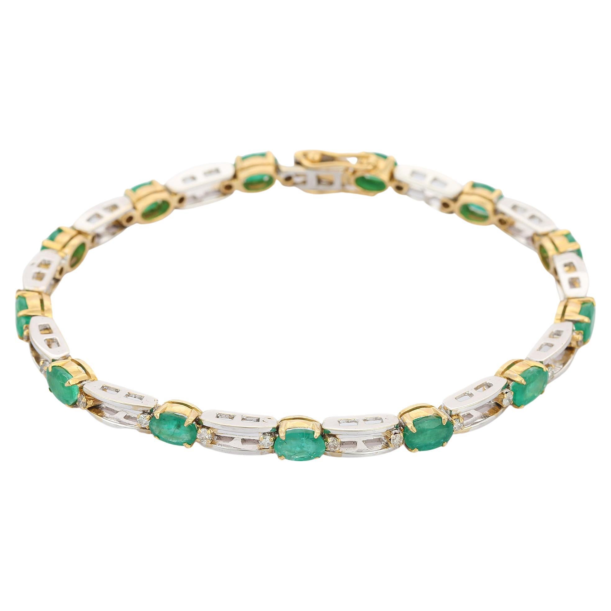 Natural Emerald and Diamond Link Bracelet in 18K White Gold  For Sale