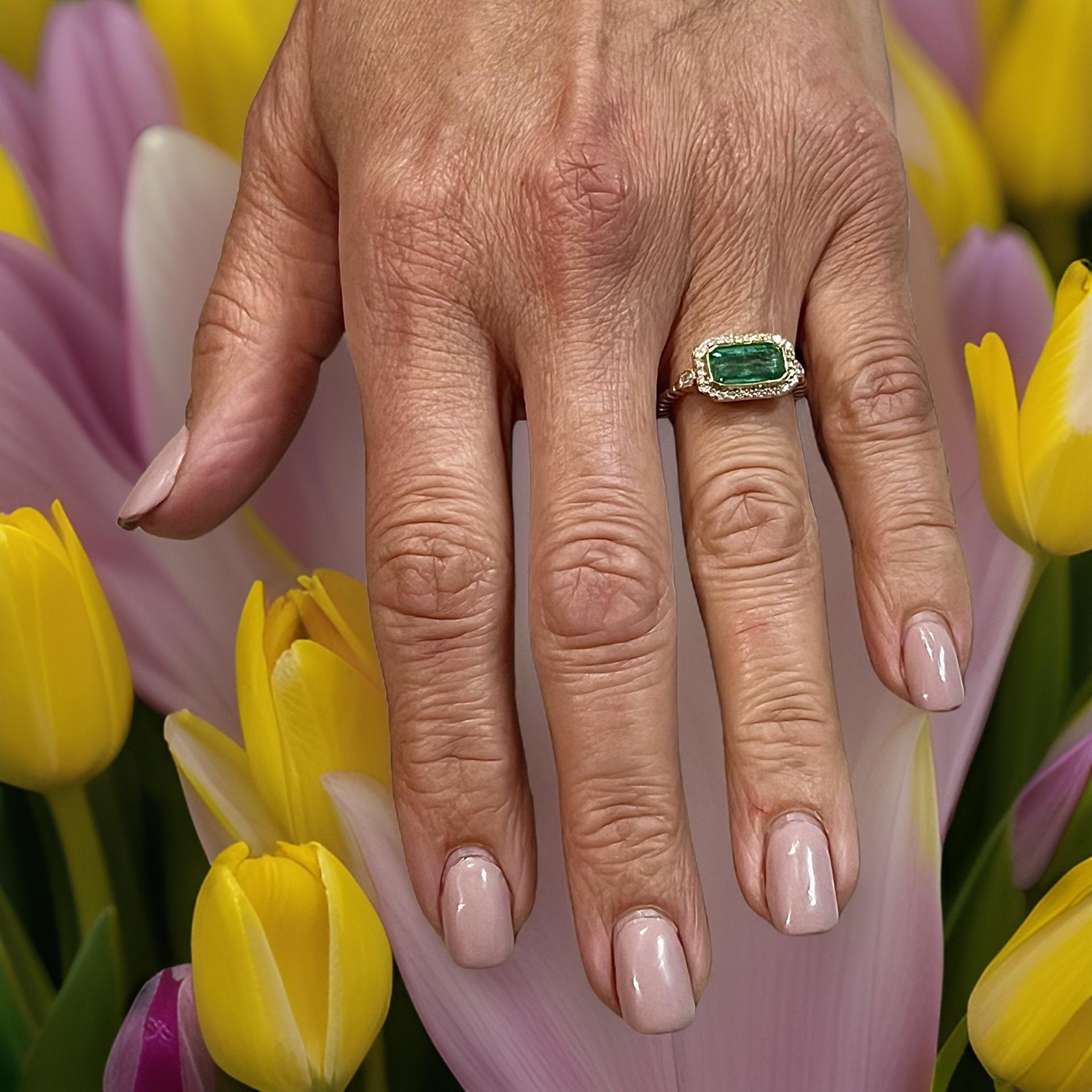 Natural Emerald and Diamond Ring 6.5 14k Y Gold 2.32 TCW Certified In New Condition For Sale In Brooklyn, NY