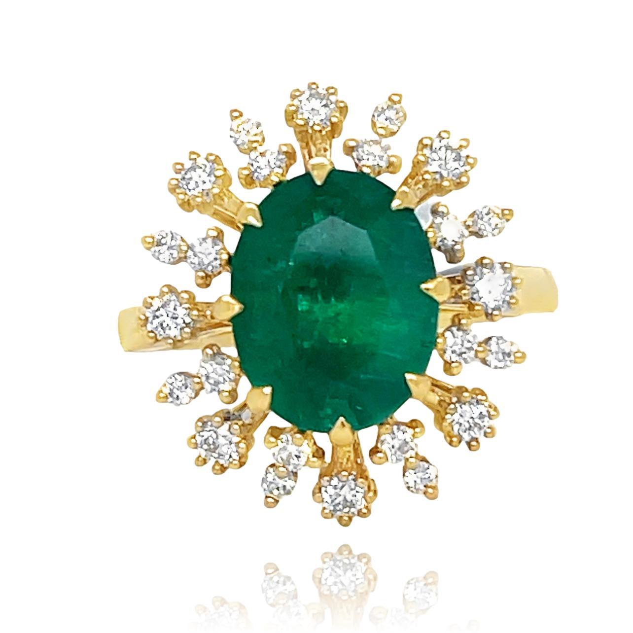 Natural Emerald and Diamond Ring in 14k Yellow Gold For Sale 1