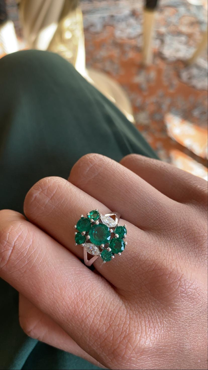 Modern Set in 18K Gold, 2.35 carats, natural Zambian Emerald and Diamonds Cluster Ring For Sale