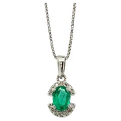 Natürlicher Smaragd und Semi Halo Diamant Anhänger Halskette Sterling Silber