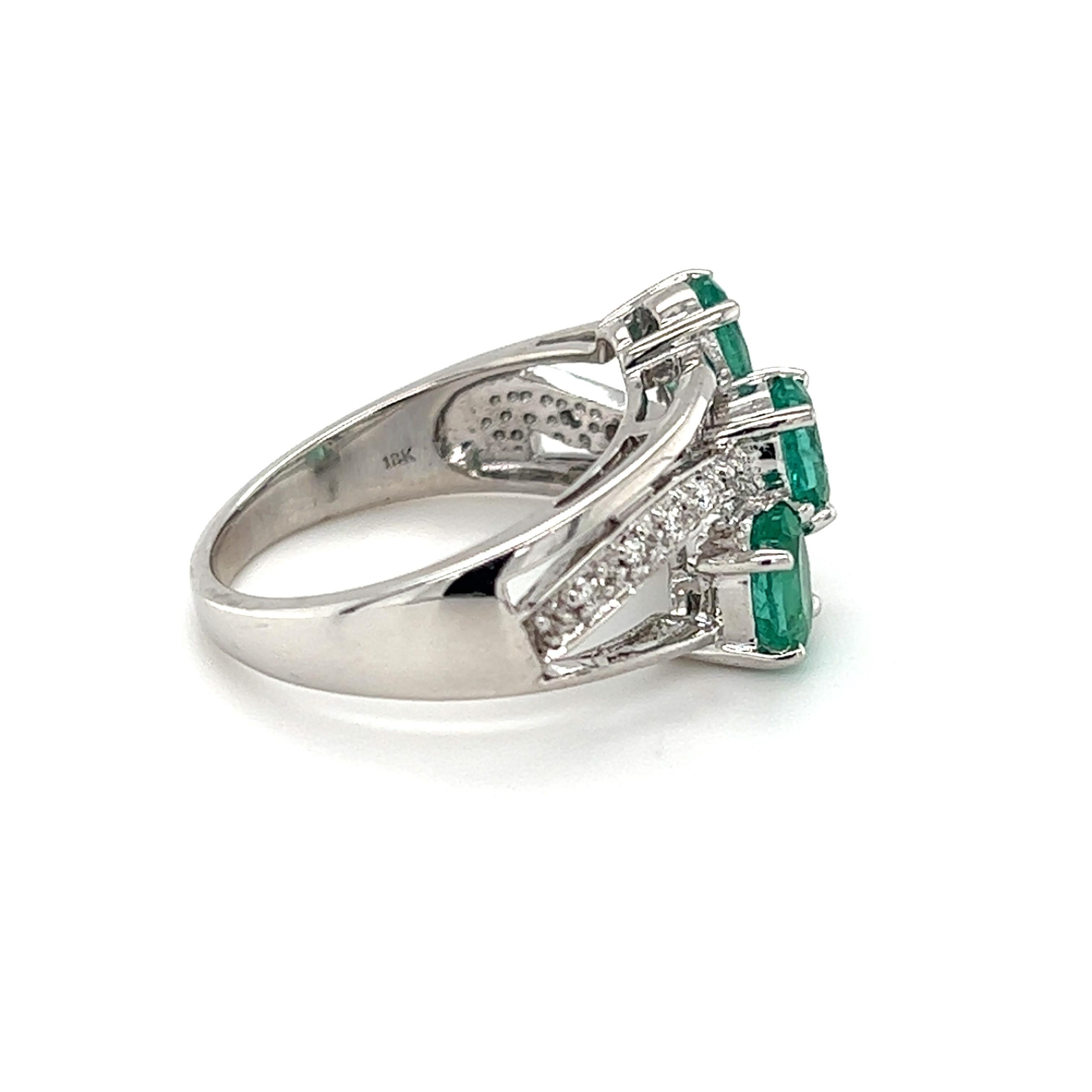Natural Emerald and Diamond Split Shank Ring in 18K Gold  For Sale 2