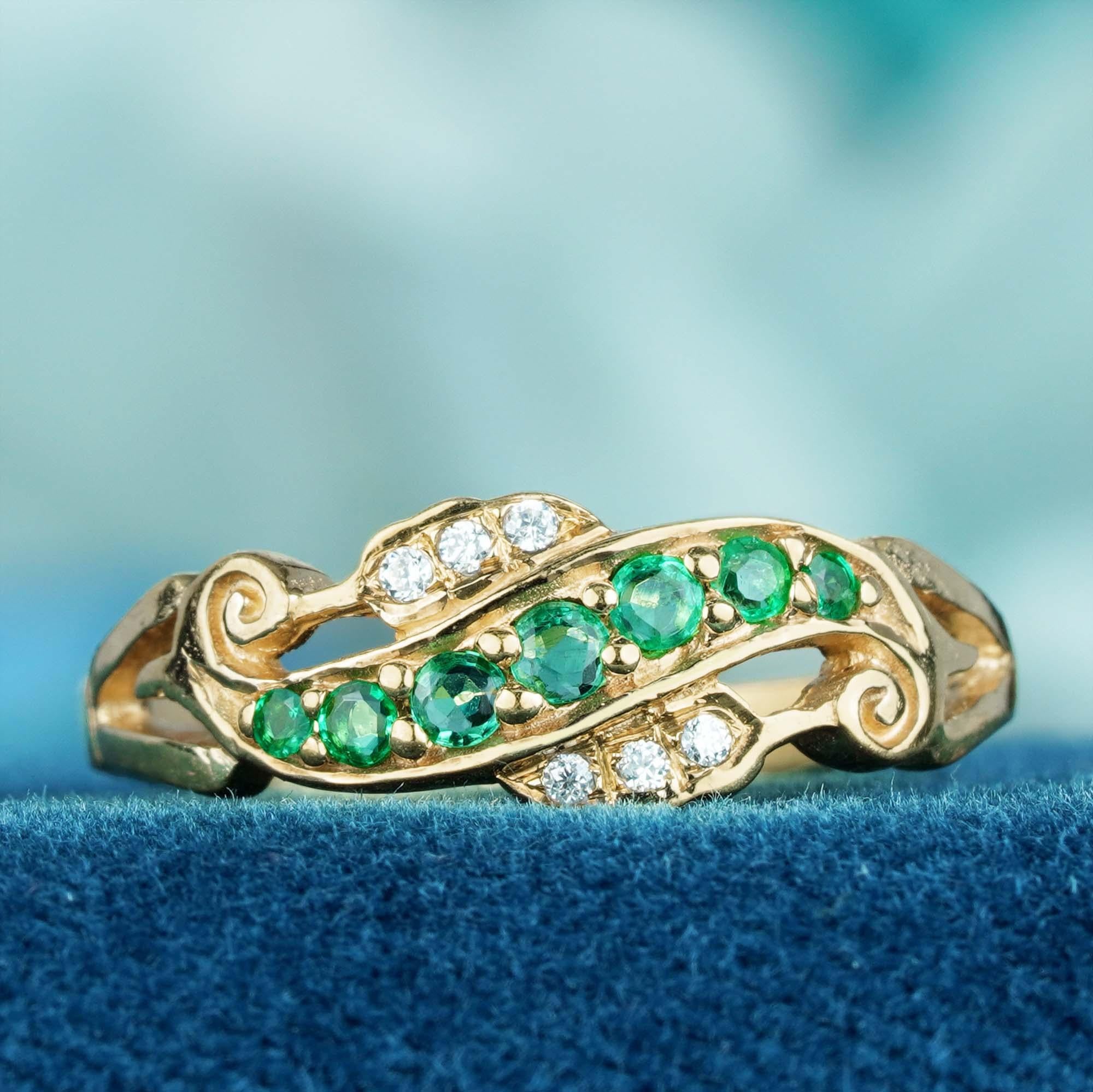 Im Angebot: Natürlicher Smaragd und Diamant Vintage-Ring im Vintage-Stil mit geschwungenem Ring aus massivem 9K Gelbgold () 2