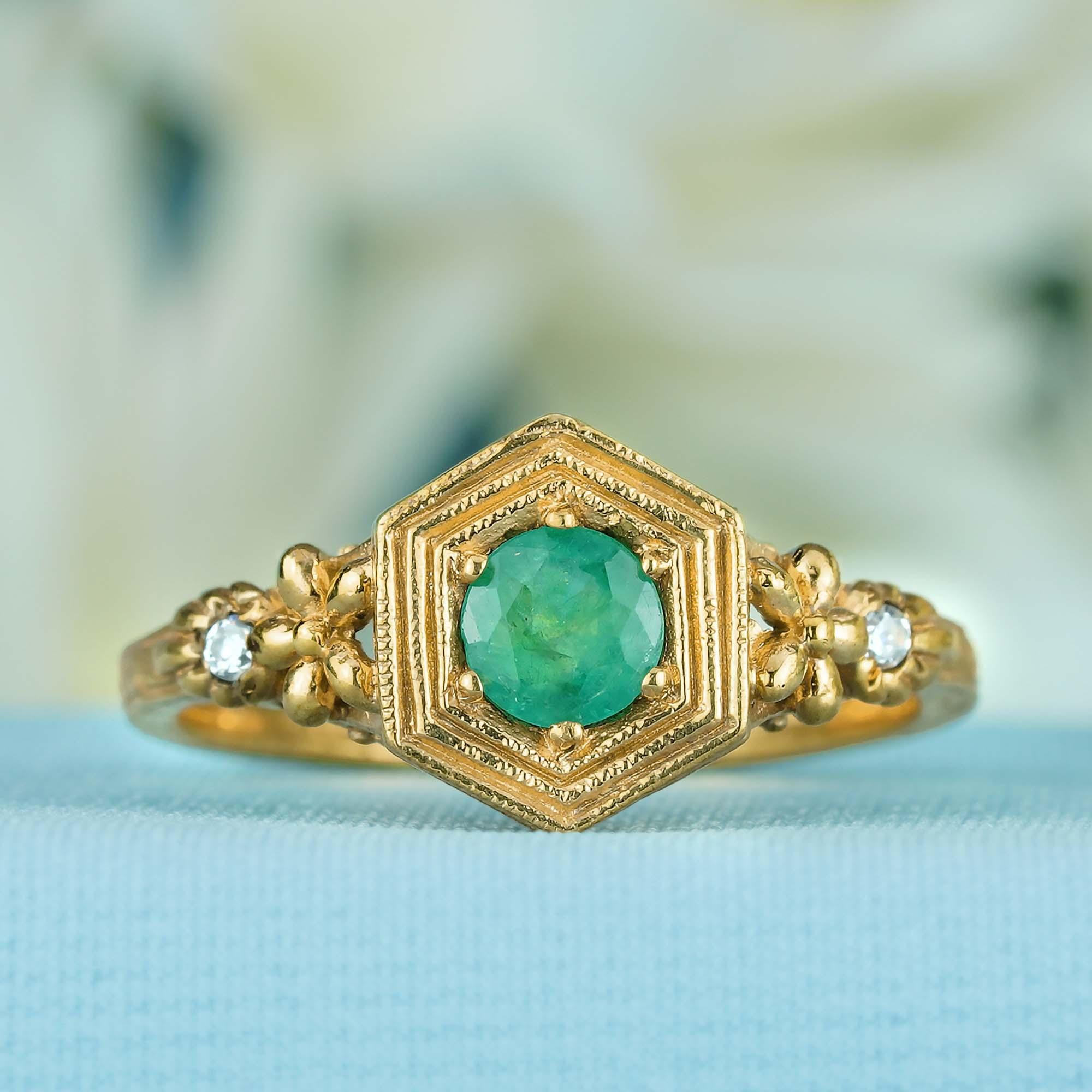 Edwardian Natural Emerald and Diamond Vintage Style Filigree Ring in Solid 9K Yellow Gold For Sale