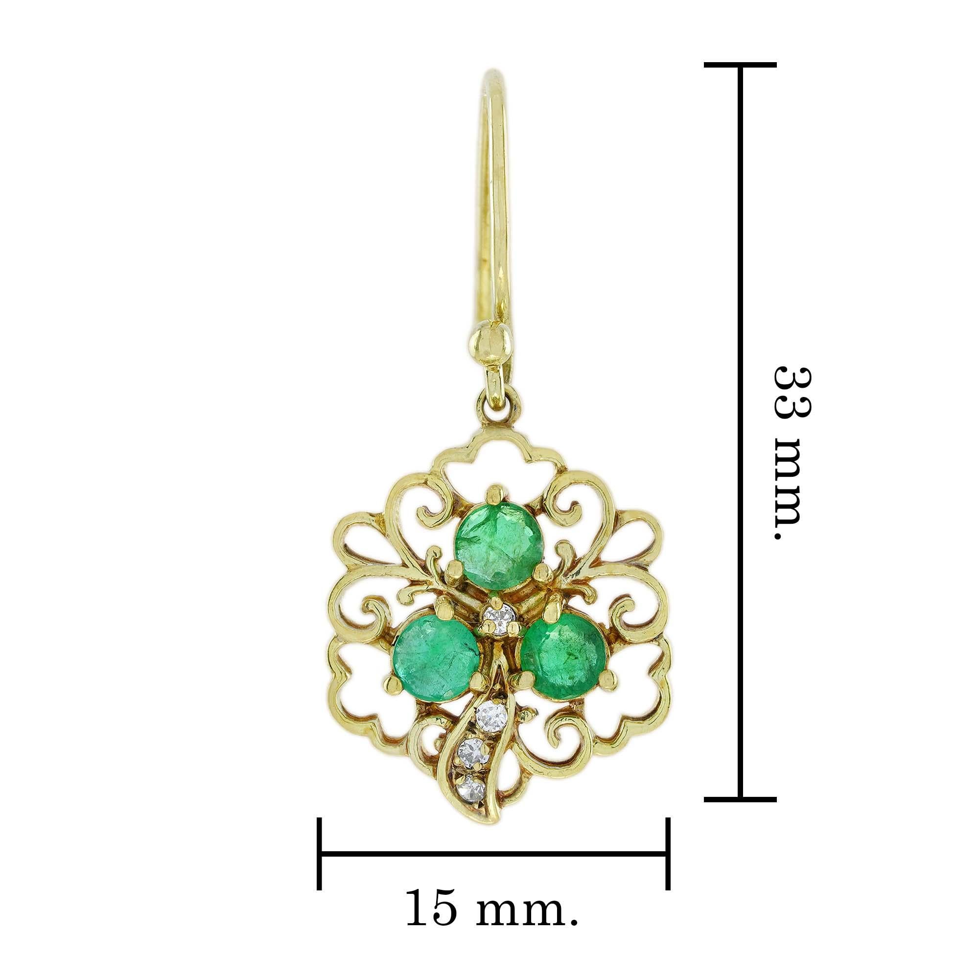 Natürlicher Smaragd und Diamant Vintage-Tropfenohrringe im Vintage-Stil aus massivem 9K Gold mit Blumenmuster im Zustand „Neu“ im Angebot in Bangkok, TH