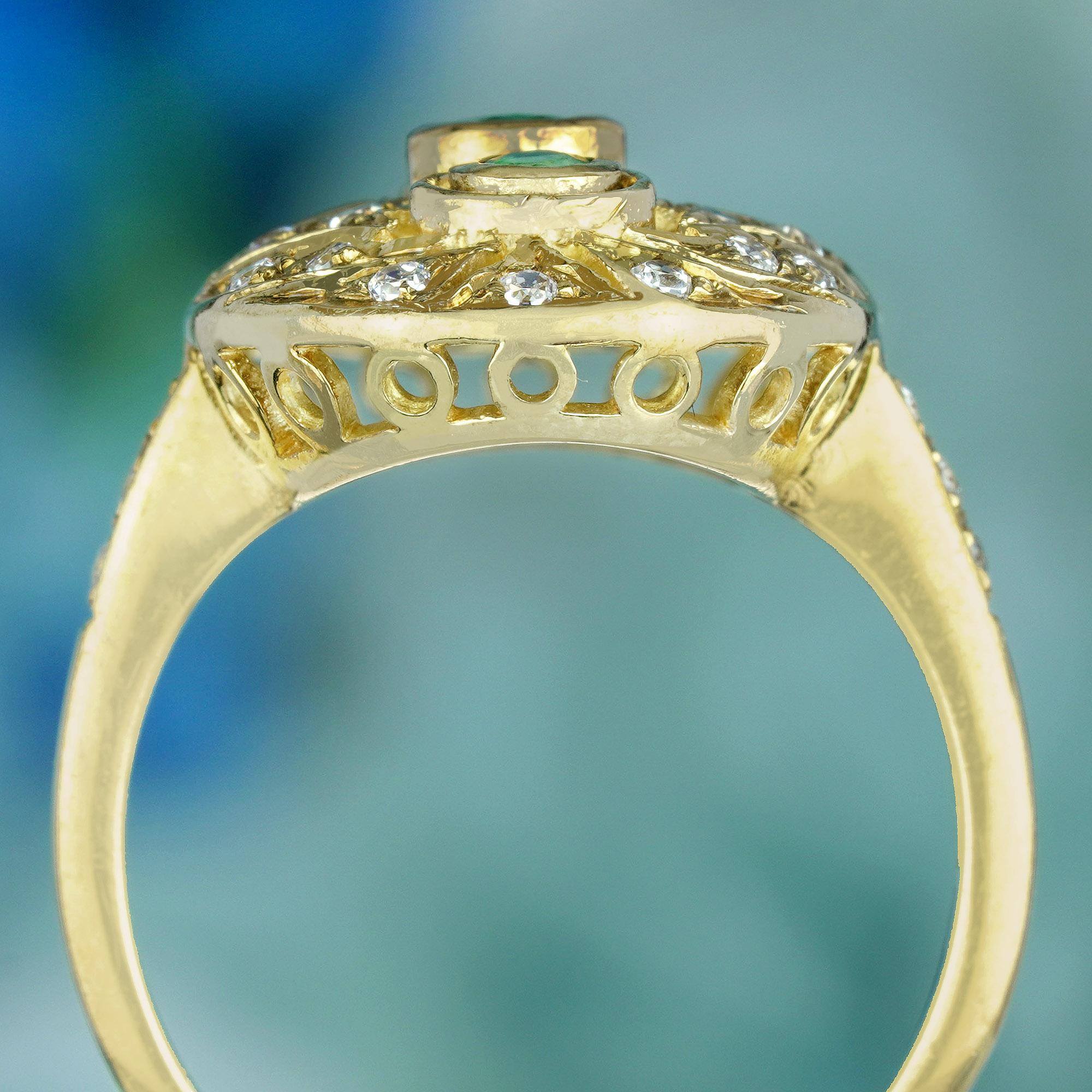 Natural Emerald and Diamond Vintage Style Three Stone Ring in Solid 14K Gold In New Condition For Sale In Bangkok, TH