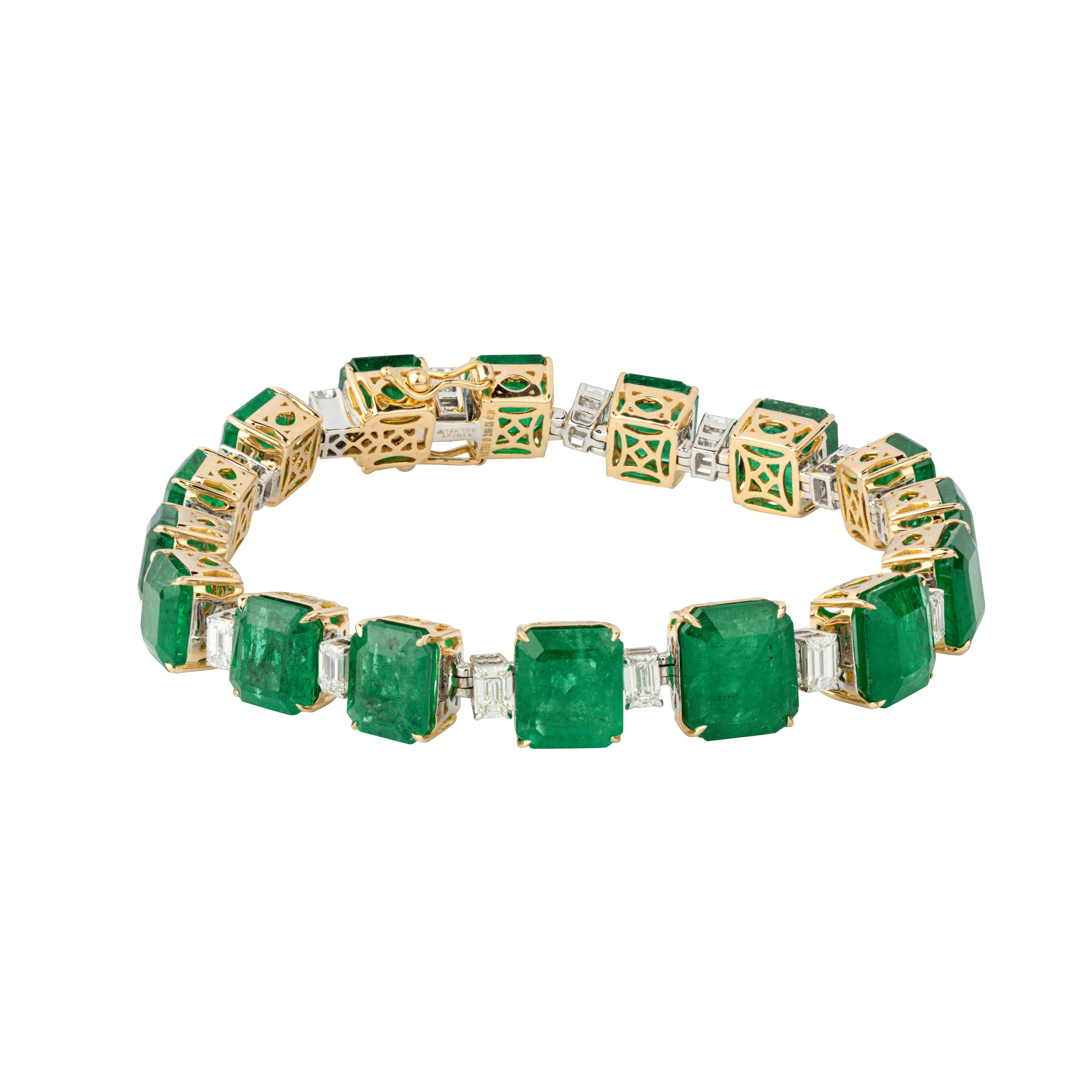 Diamonds : 2.99 carats
Emerald :  41.94 carats
Gold : 21.98   gms

It’s very hard to capture the true color and luster of the stone, I have tried to add pictures which are taken professionally and by me from my I phone to reflect the true image of