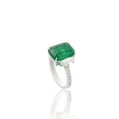 Stunning 18k Gold Emerald and Diamond Ring, 5.32ct & 1.20ct Gemstones
