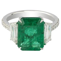 Natural emerald and natural diamond ring in 18k gold