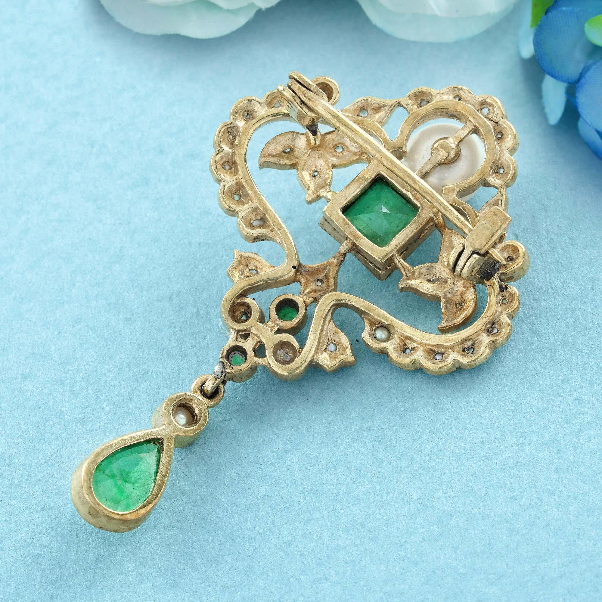Round Cut Natural Emerald and Pearl Victorian Style Brooch in Solid 14K Yellow Gold For Sale