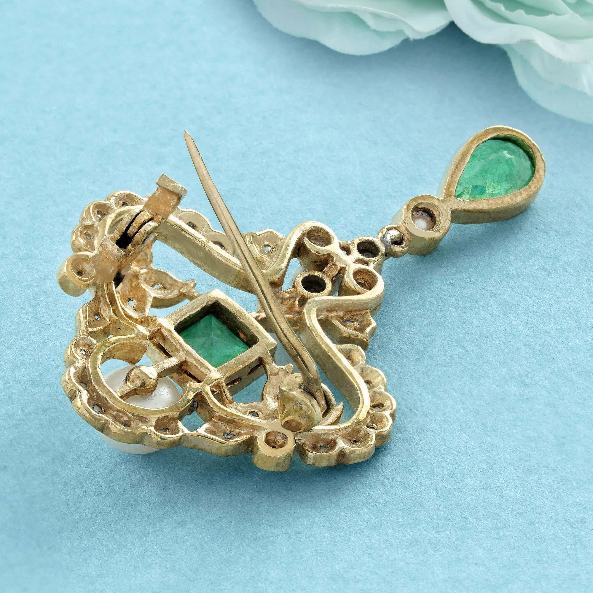 Spilla in stile vittoriano con smeraldo naturale e perla in oro giallo massiccio 14 carati In condizioni Nuovo in vendita a Bangkok, TH