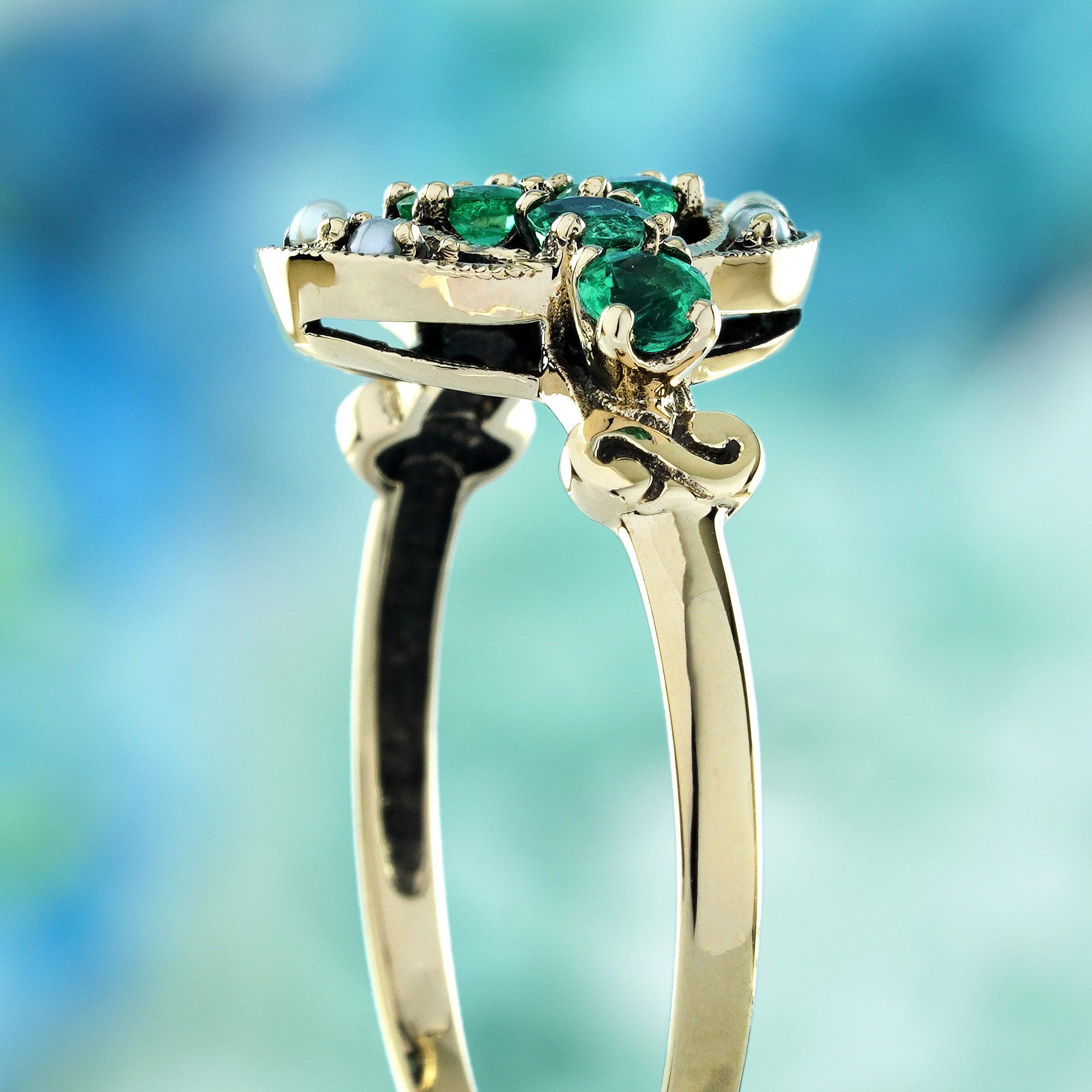 Natürlicher Smaragd und Perle im Vintage-Stil  Cluster-Ring aus massivem 9K Gelbgold für Damen oder Herren im Angebot