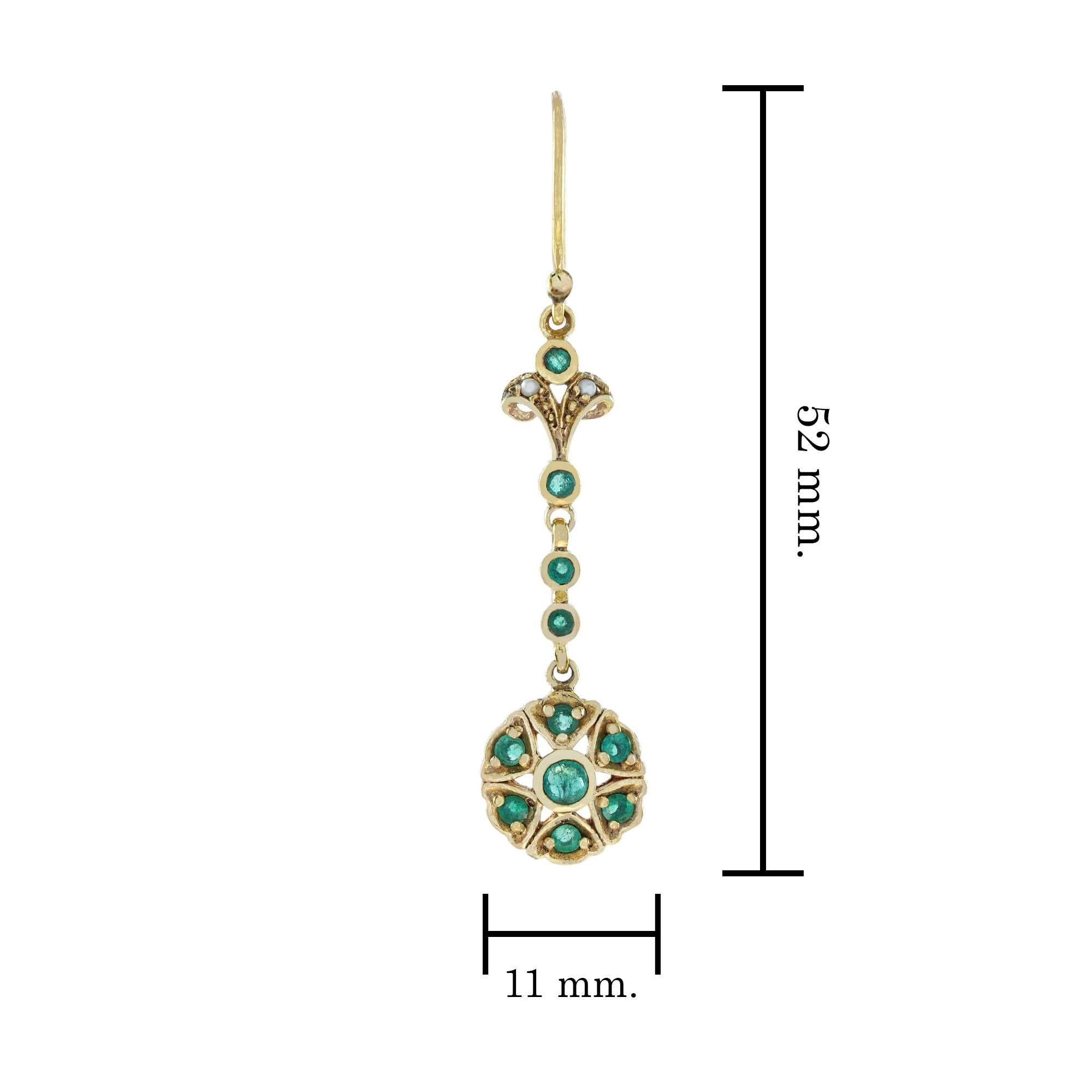 Natural Emerald and Pearl Vintage Style Dangle Earrings in 9K Yellow Gold In New Condition For Sale In Bangkok, TH