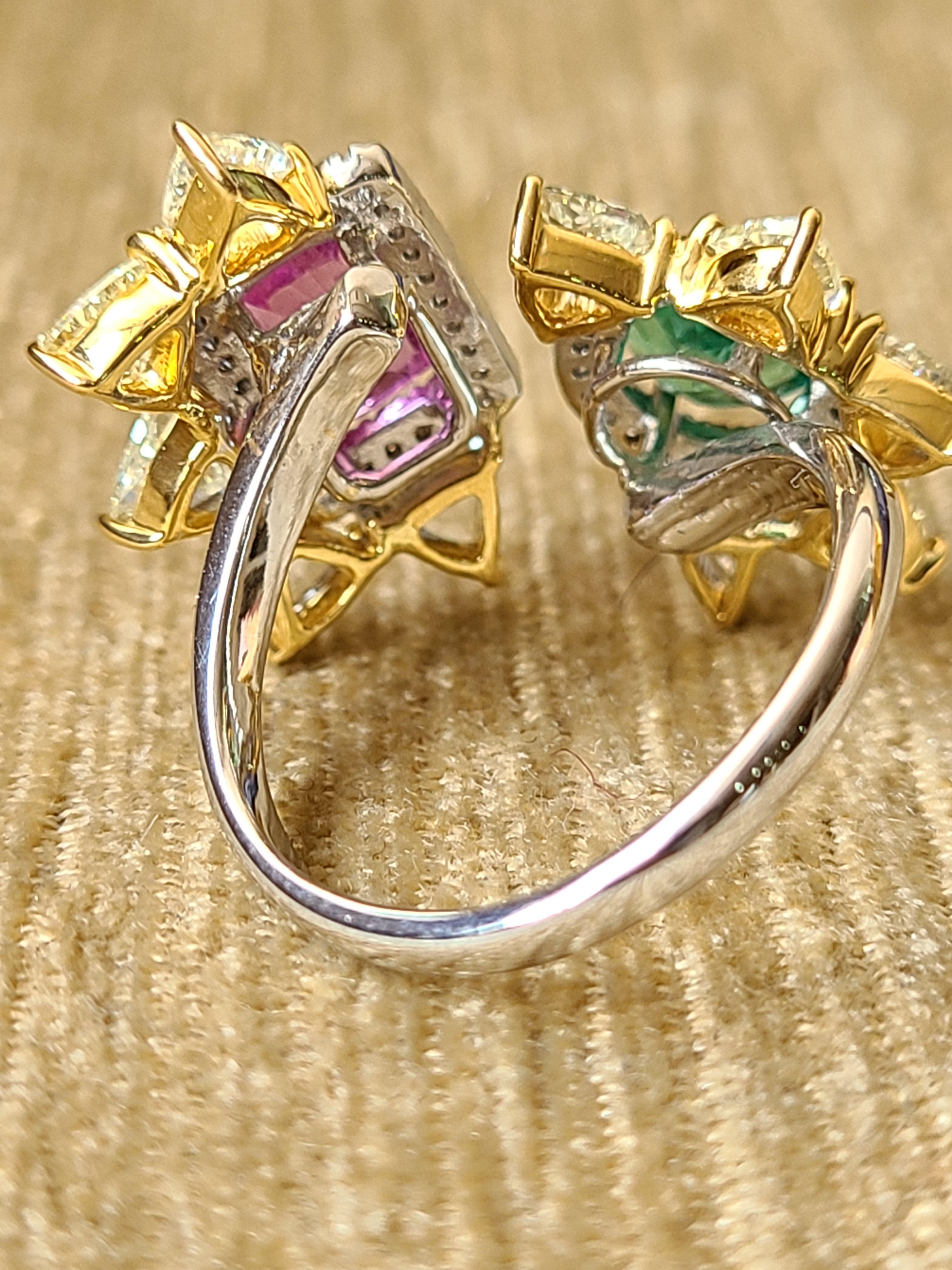 Natural Emerald and Pink Sapphire Ring Set in 18 Karat Gold with Rosecut Diamond In New Condition In Hong Kong, HK