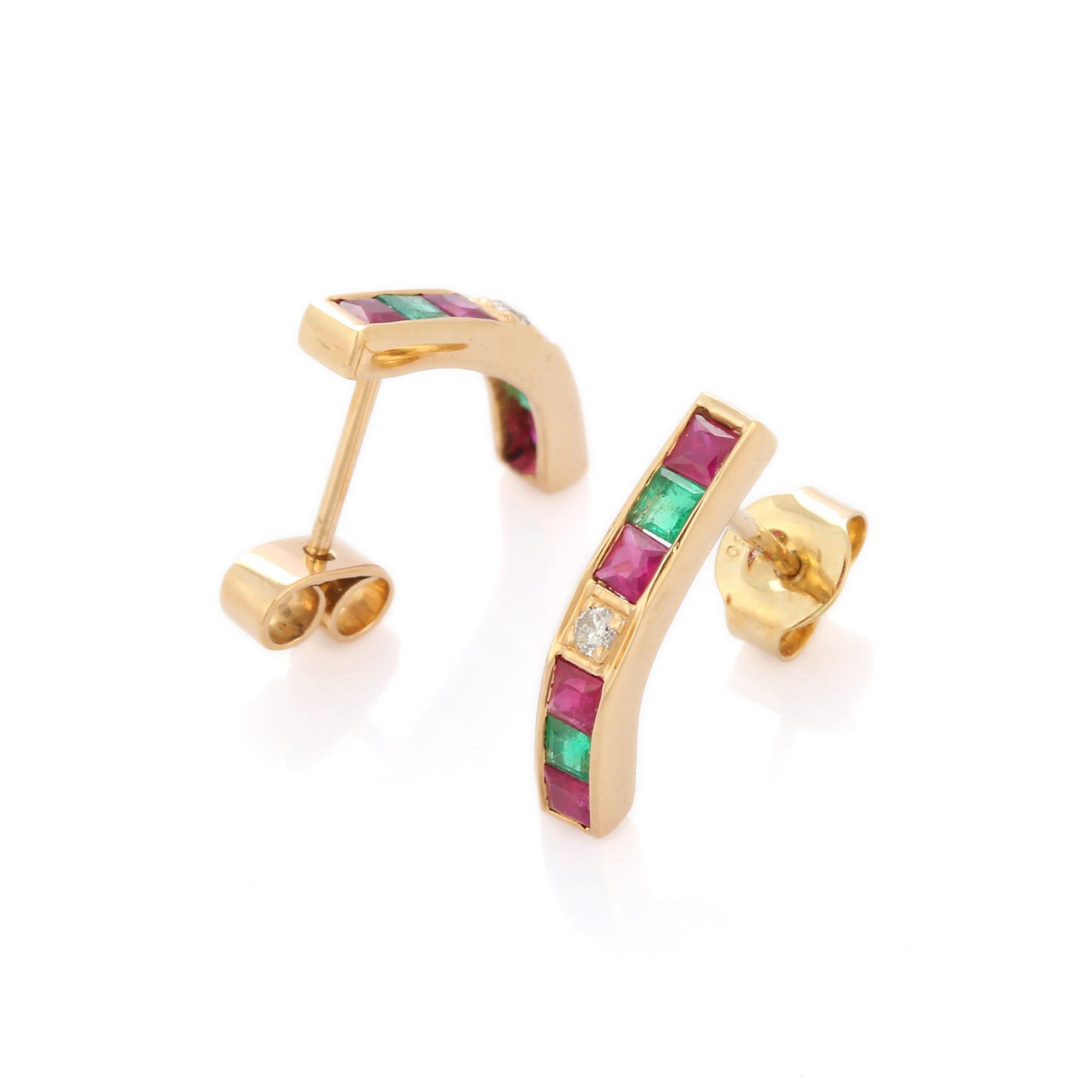Art Deco Natural Emerald and Ruby Square Cut Studs in 18K Yellow Gold with Diamonds For Sale