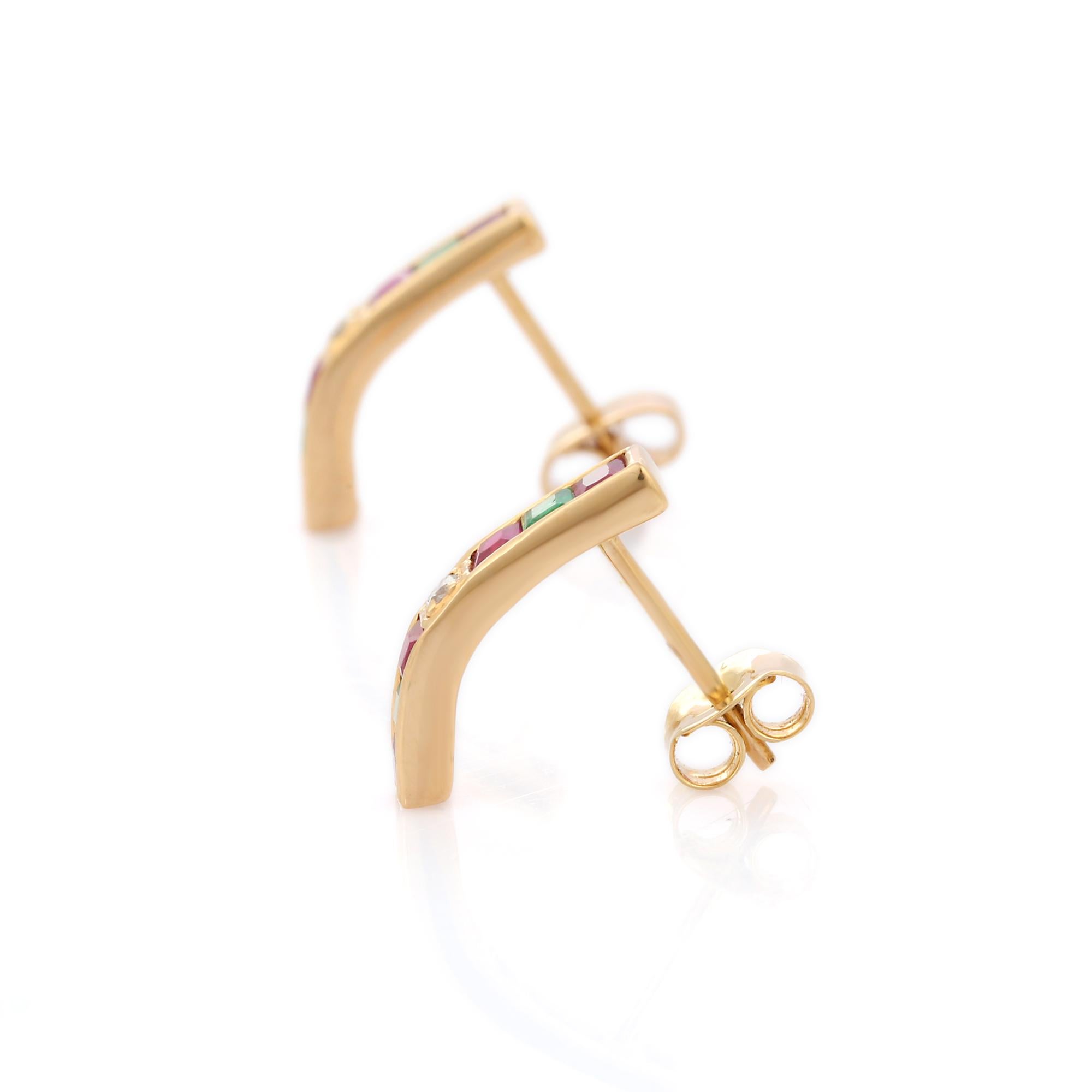 Natural Emerald and Ruby Square Cut Studs in 18K Yellow Gold with Diamonds In New Condition For Sale In New York, NY