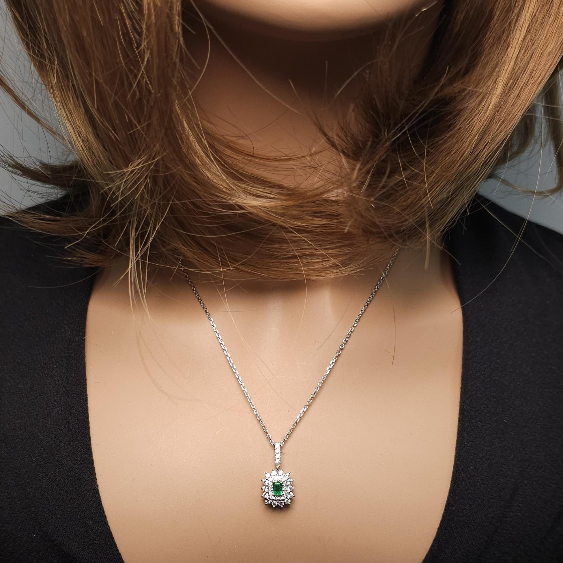Natural Emerald and White Diamond 0.62 Carat TW White Gold Drop Pendant In New Condition For Sale In New York, NY