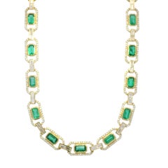 Collana con smeraldo naturale e diamante taglio baguette a 14 carati A Link In magazzino