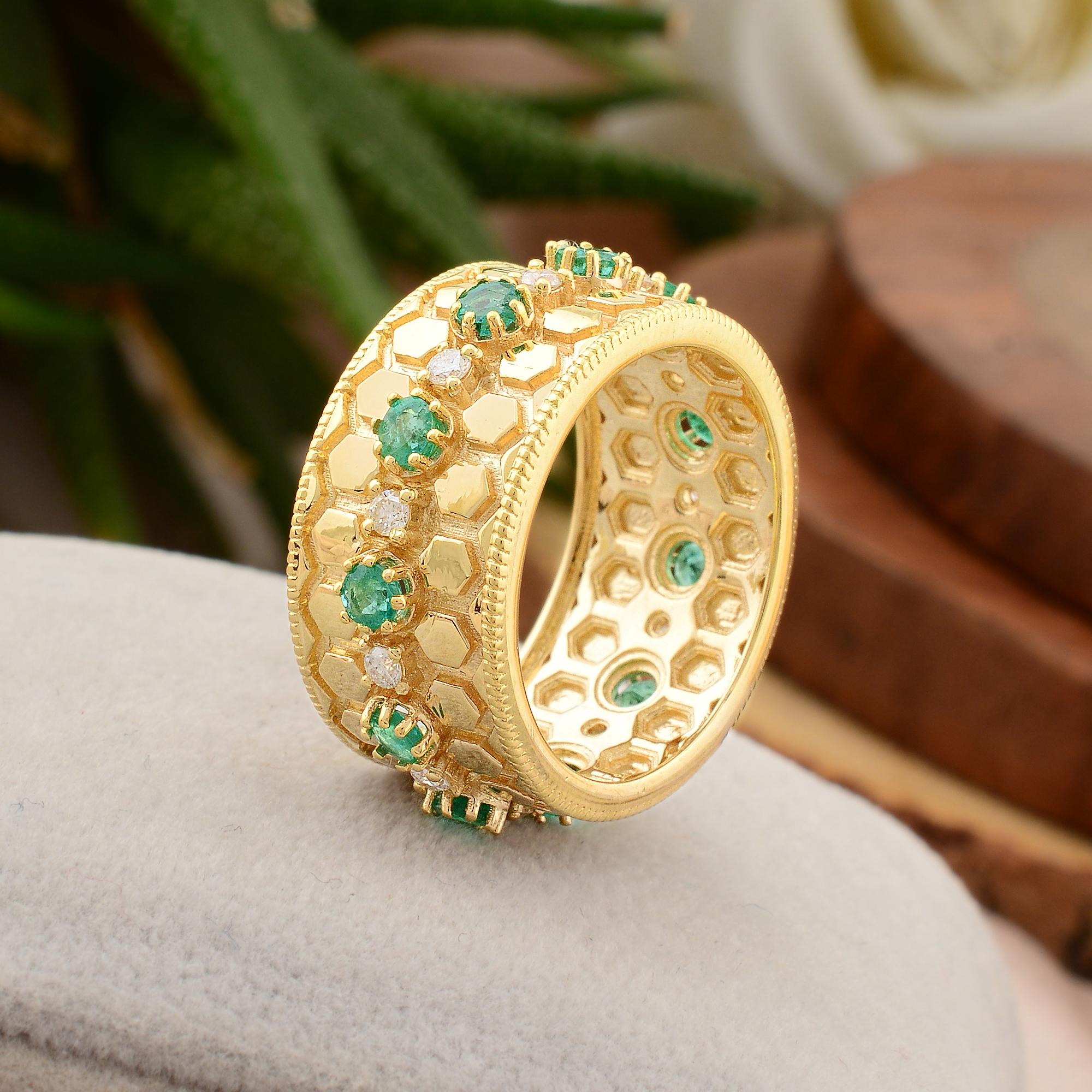 For Sale:  Natural Emerald Band Ring SI Clarity HI Color Diamond 18k Yellow Gold Jewelry 5