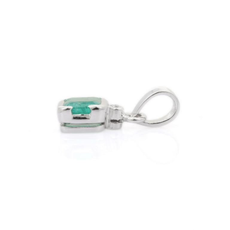 Octagon Cut Natural Emerald Birthstone Diamond Pendant Gift for Graduation in 925 Silver For Sale